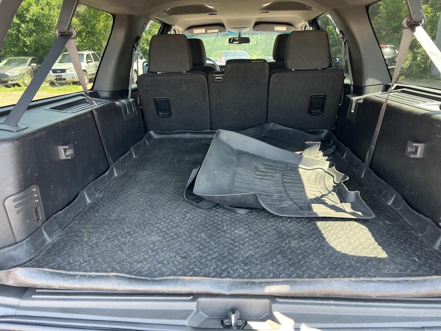 2009 Ford Expedition EL XLT 4WD (1FMFK16589L) with an 5.4L V8 SOHC 16V engine, 6-Speed Automatic transmission, located at 17255 hwy 65 NE, Ham Lake, MN, 55304, 0.000000, 0.000000 - Photo#16