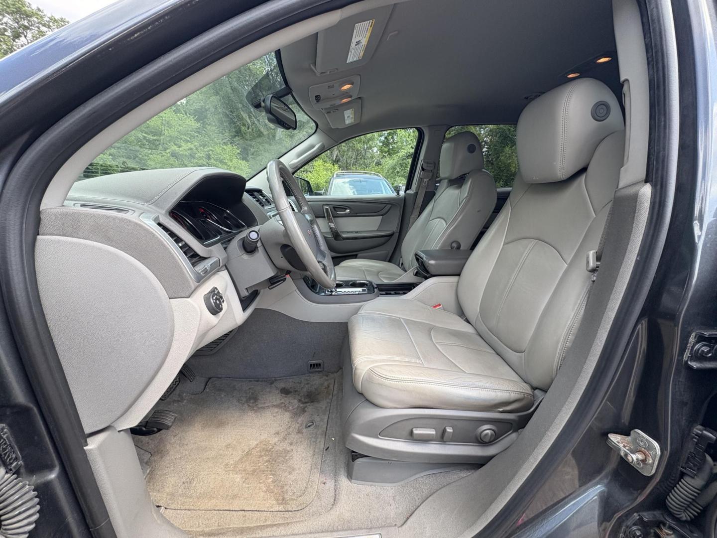 2013 GMC Acadia SLT-1 AWD (1GKKVRKD3DJ) with an 3.6L V6 DOHC 24V engine, 6-Speed Automatic transmission, located at 17255 hwy 65 NE, Ham Lake, MN, 55304, 0.000000, 0.000000 - Photo#9
