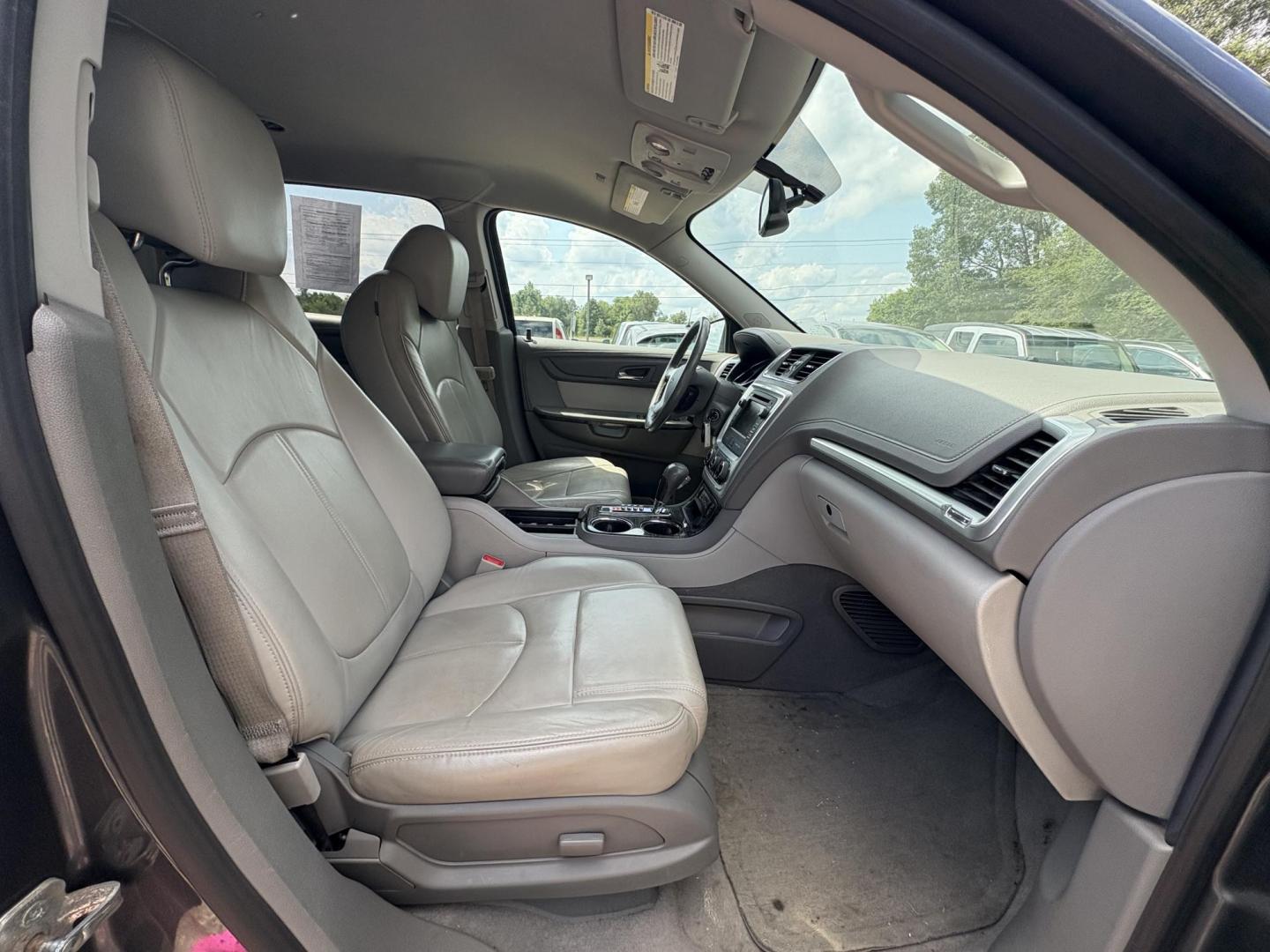2013 GMC Acadia SLT-1 AWD (1GKKVRKD3DJ) with an 3.6L V6 DOHC 24V engine, 6-Speed Automatic transmission, located at 17255 hwy 65 NE, Ham Lake, MN, 55304, 0.000000, 0.000000 - Photo#16