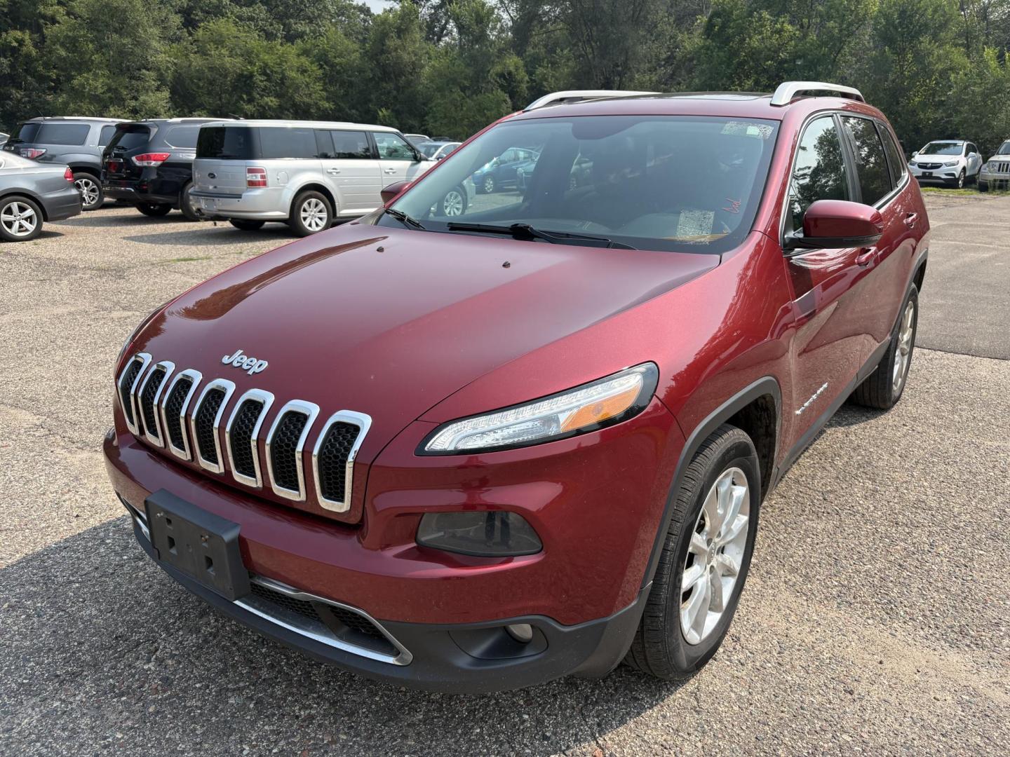 2015 Jeep Cherokee Limited 4WD (1C4PJMDS5FW) with an 3.2L V6 DOHC 24V engine, 9-Speed Automatic transmission, located at 17255 hwy 65 NE, Ham Lake, MN, 55304, 0.000000, 0.000000 - Photo#0
