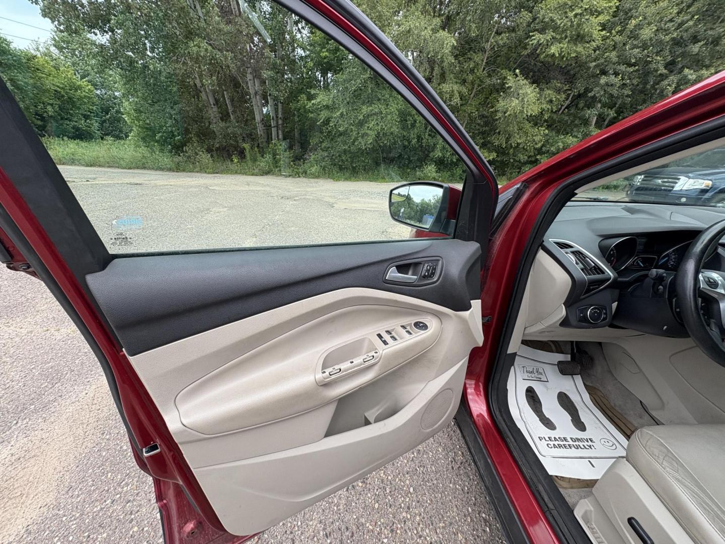 2013 Ford Escape SEL 4WD (1FMCU9H91DU) with an 2.0L L4 DOHC 16V engine, 6-Speed Automatic transmission, located at 17255 hwy 65 NE, Ham Lake, MN, 55304, 0.000000, 0.000000 - Photo#8