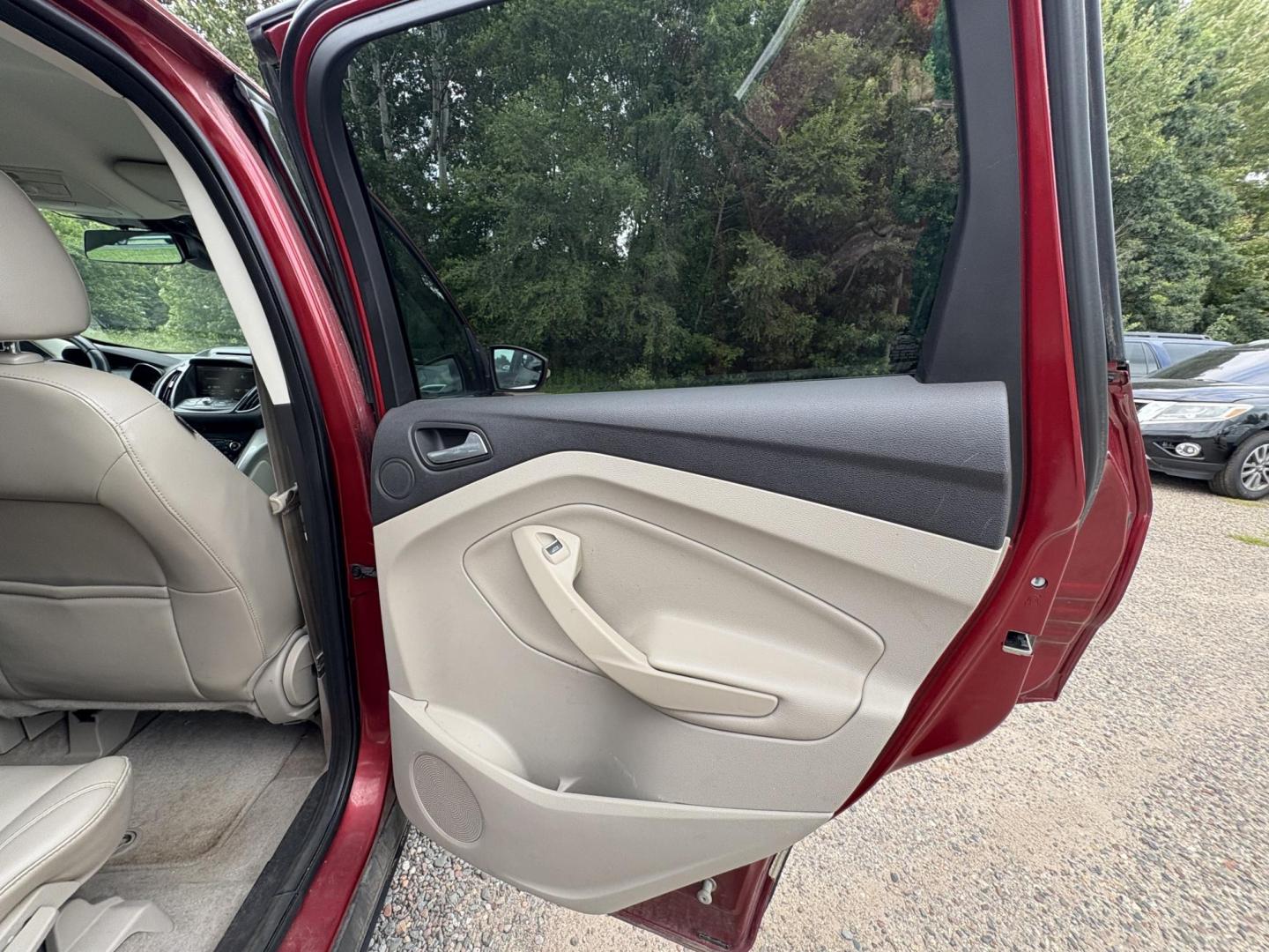 2013 Ford Escape SEL 4WD (1FMCU9H91DU) with an 2.0L L4 DOHC 16V engine, 6-Speed Automatic transmission, located at 17255 hwy 65 NE, Ham Lake, MN, 55304, 0.000000, 0.000000 - Photo#12
