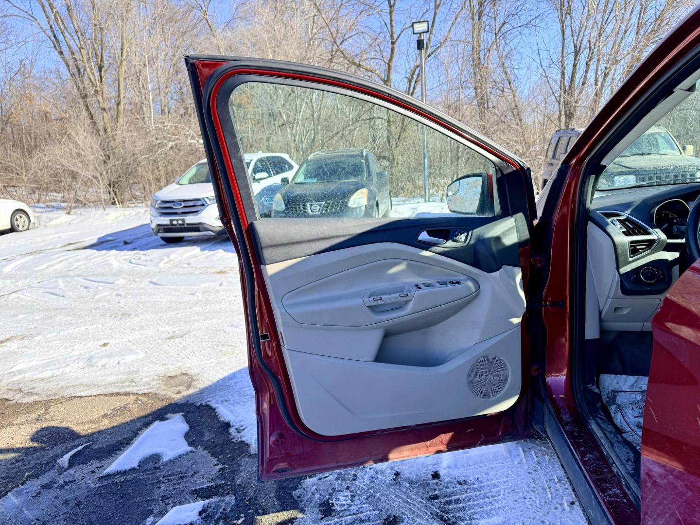 2013 Ford Escape SEL 4WD (1FMCU9H91DU) with an 2.0L L4 DOHC 16V engine, 6-Speed Automatic transmission, located at 17255 hwy 65 NE, Ham Lake, MN, 55304, 0.000000, 0.000000 - Photo#8