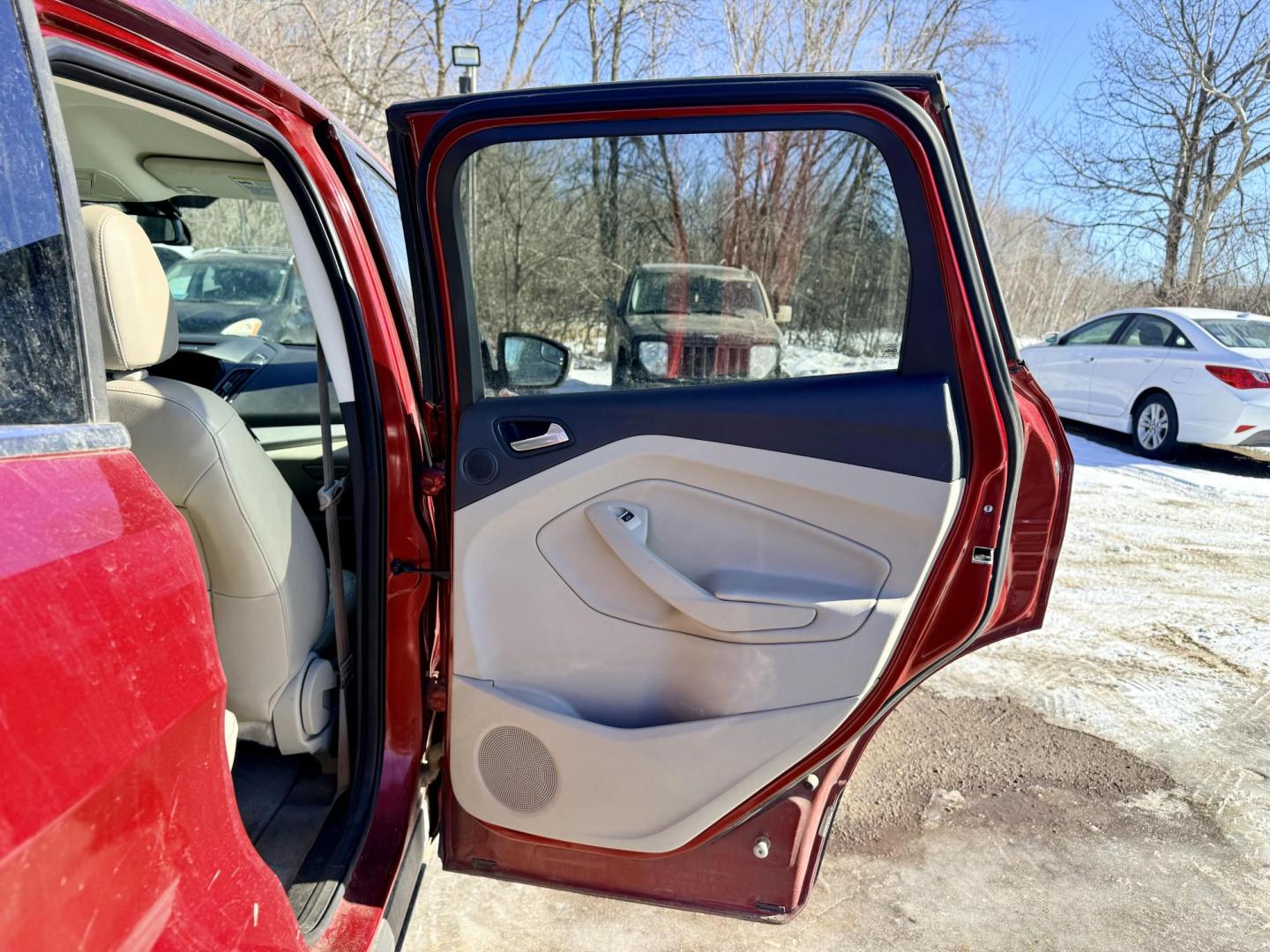 2013 Ford Escape SEL 4WD (1FMCU9H91DU) with an 2.0L L4 DOHC 16V engine, 6-Speed Automatic transmission, located at 17255 hwy 65 NE, Ham Lake, MN, 55304, 0.000000, 0.000000 - Photo#12