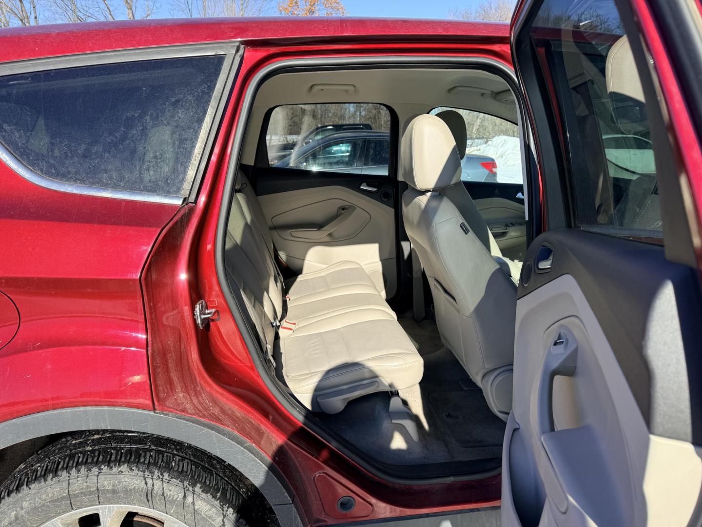 2013 Ford Escape SEL 4WD (1FMCU9H91DU) with an 2.0L L4 DOHC 16V engine, 6-Speed Automatic transmission, located at 17255 hwy 65 NE, Ham Lake, MN, 55304, 0.000000, 0.000000 - Photo#13