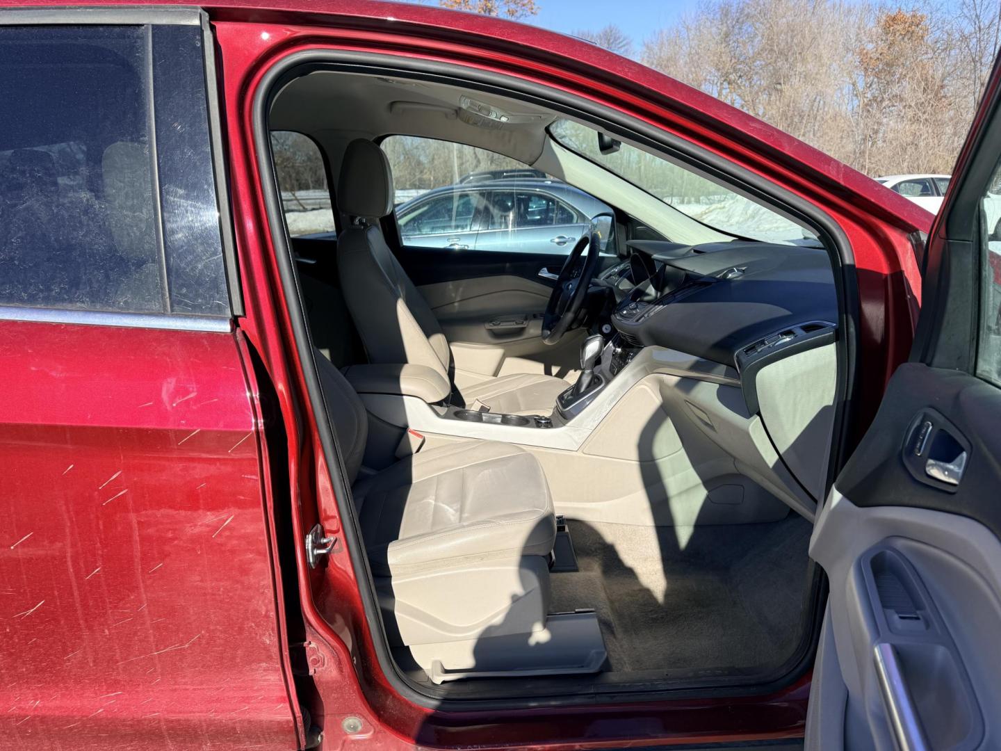 2013 Ford Escape SEL 4WD (1FMCU9H91DU) with an 2.0L L4 DOHC 16V engine, 6-Speed Automatic transmission, located at 17255 hwy 65 NE, Ham Lake, MN, 55304, 0.000000, 0.000000 - Photo#15