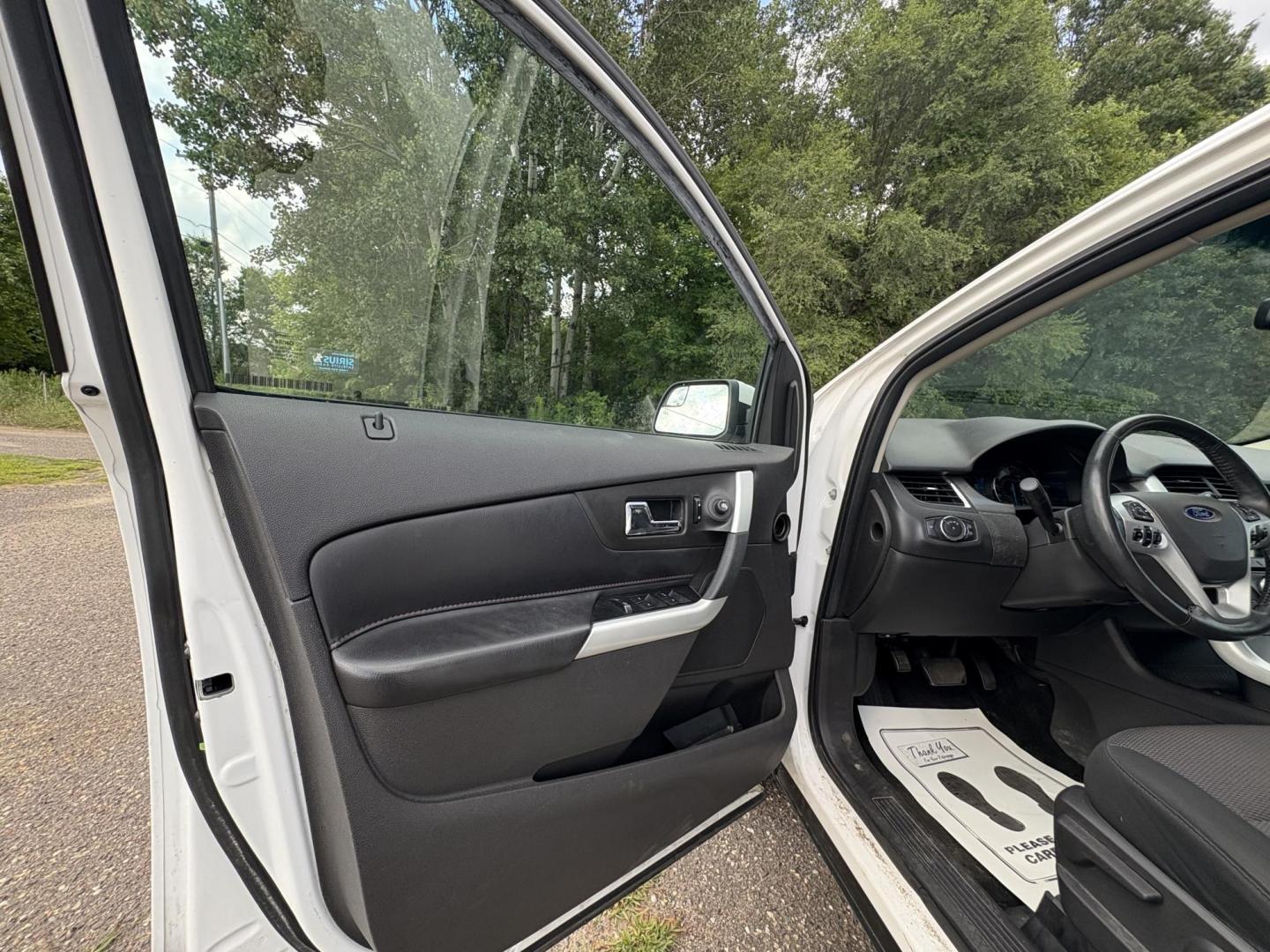 2011 Ford Edge SEL FWD (2FMDK3JC2BB) with an 3.5L V6 DOHC 24V engine, 6-Speed Automatic transmission, located at 17255 hwy 65 NE, Ham Lake, MN, 55304, 0.000000, 0.000000 - Photo#8