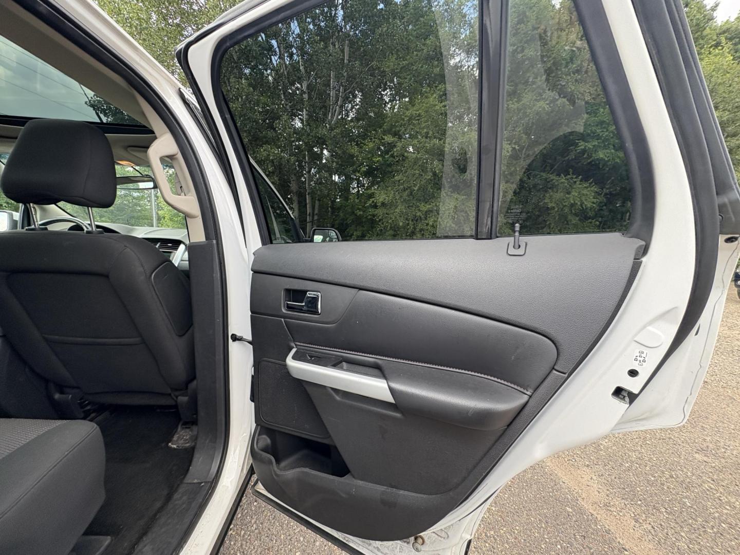 2011 Ford Edge SEL FWD (2FMDK3JC2BB) with an 3.5L V6 DOHC 24V engine, 6-Speed Automatic transmission, located at 17255 hwy 65 NE, Ham Lake, MN, 55304, 0.000000, 0.000000 - Photo#12