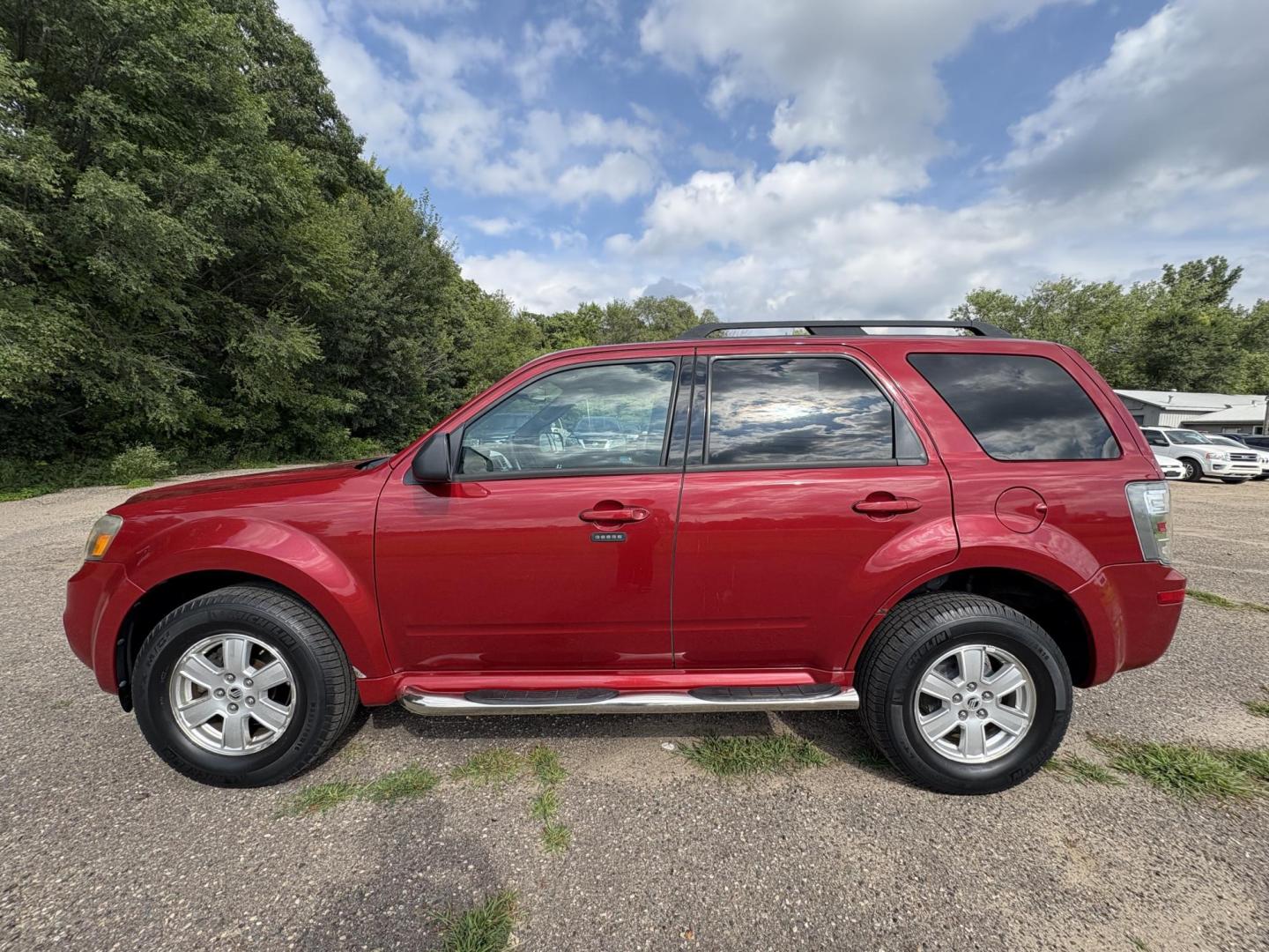2010 Mercury Mariner I4 2WD (4M2CN8B72AK) with an 2.5L L4 DOHC 16V engine, 6-Speed Automatic transmission, located at 17255 hwy 65 NE, Ham Lake, MN, 55304, 0.000000, 0.000000 - Photo#1