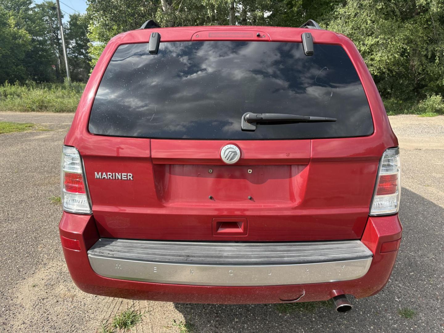 2010 Mercury Mariner I4 2WD (4M2CN8B72AK) with an 2.5L L4 DOHC 16V engine, 6-Speed Automatic transmission, located at 17255 hwy 65 NE, Ham Lake, MN, 55304, 0.000000, 0.000000 - Photo#3