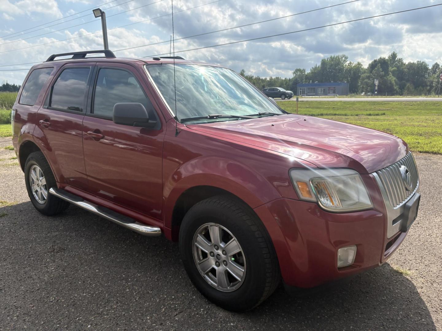 2010 Mercury Mariner I4 2WD (4M2CN8B72AK) with an 2.5L L4 DOHC 16V engine, 6-Speed Automatic transmission, located at 17255 hwy 65 NE, Ham Lake, MN, 55304, 0.000000, 0.000000 - Photo#6