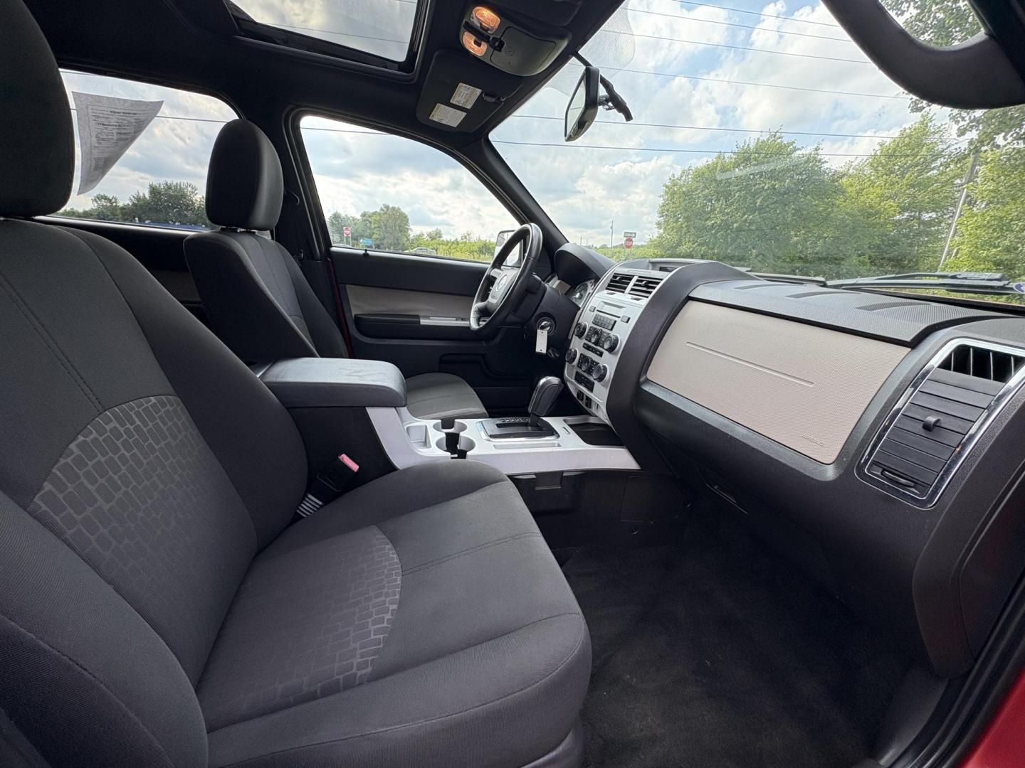 2010 Mercury Mariner I4 2WD (4M2CN8B72AK) with an 2.5L L4 DOHC 16V engine, 6-Speed Automatic transmission, located at 17255 hwy 65 NE, Ham Lake, MN, 55304, 0.000000, 0.000000 - Photo#15