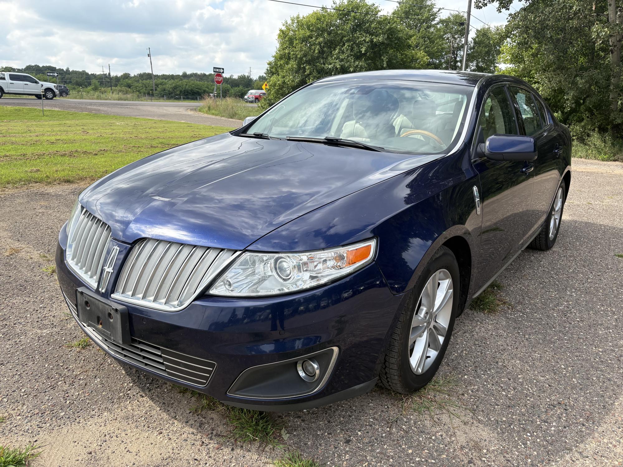 photo of 2011 Lincoln MKS 3.7L AWD