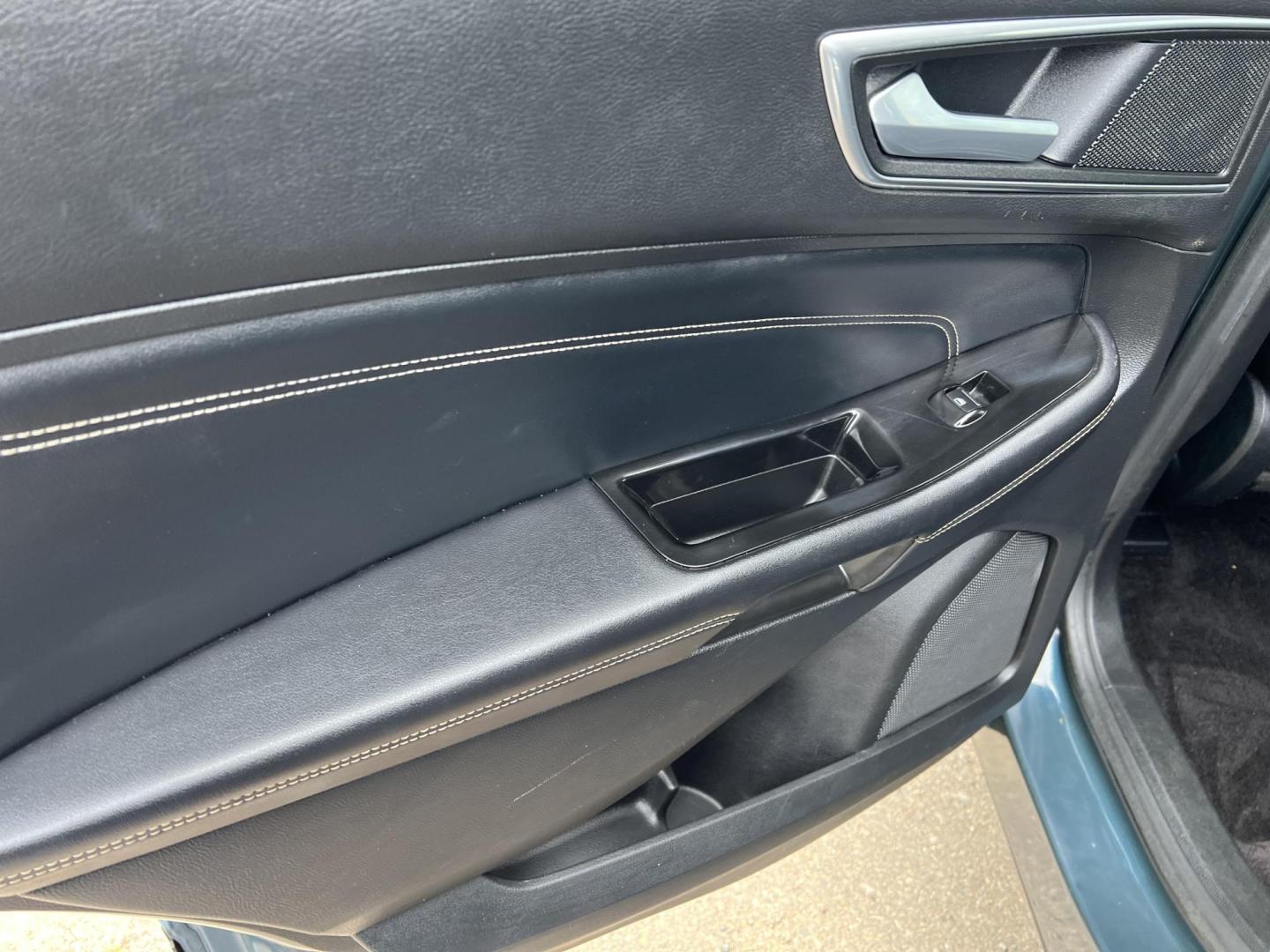2016 Ford Edge Titanium AWD (2FMPK4K9XGB) with an 2.0L L4 DOHC 16V engine, 6A transmission, located at 17255 hwy 65 NE, Ham Lake, MN, 55304, 0.000000, 0.000000 - Photo#9