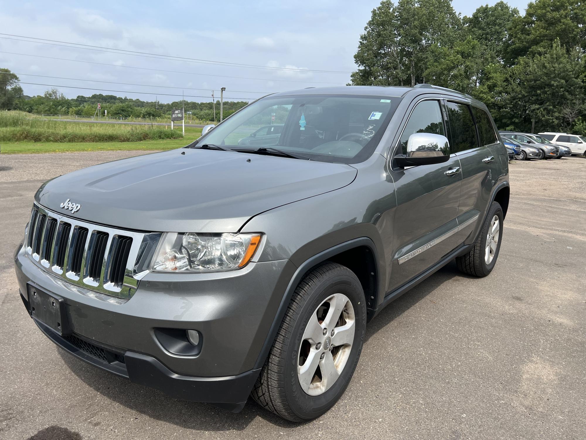 photo of 2012 Jeep Grand Cherokee Laredo 4WD