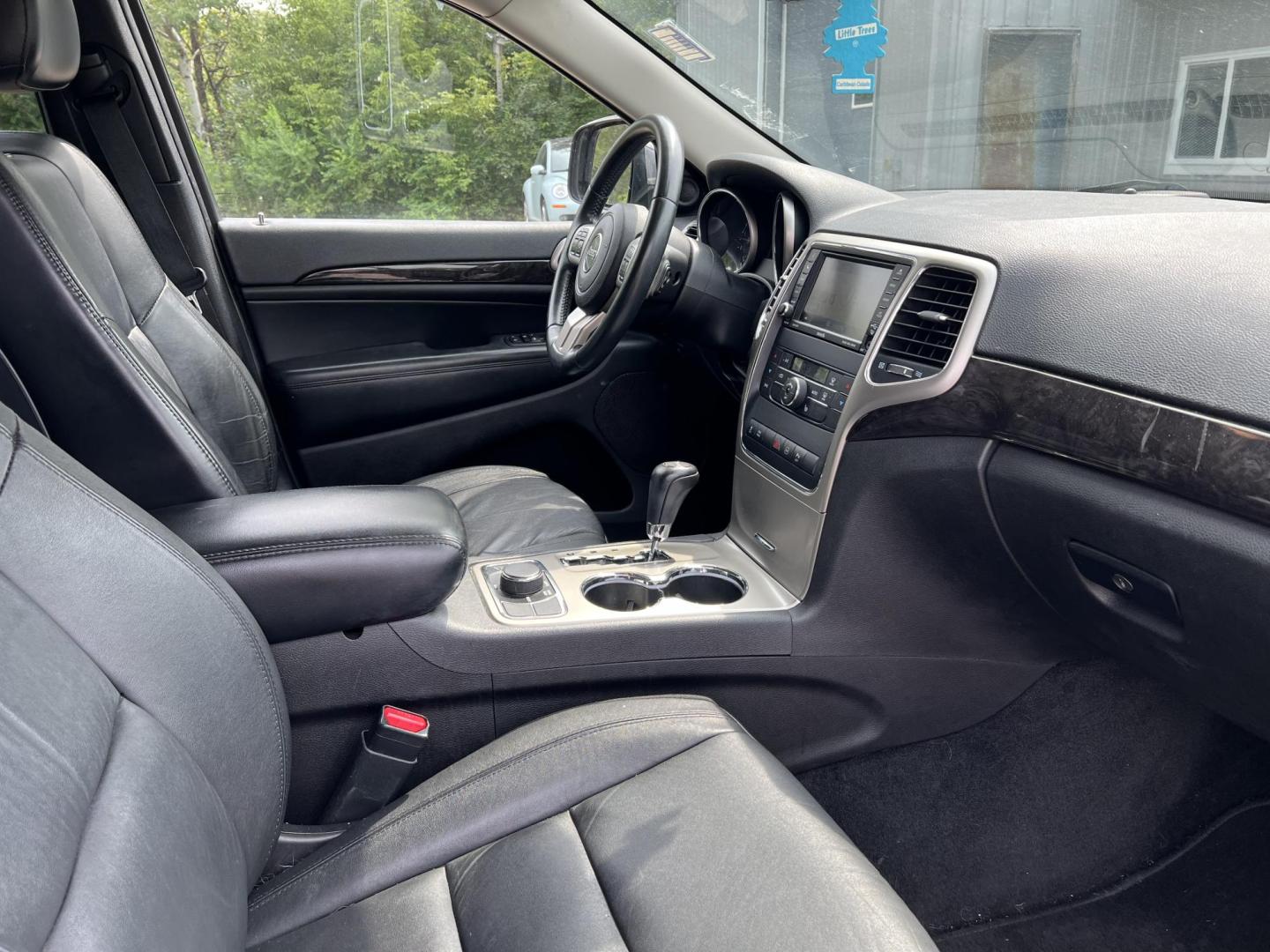 2012 Jeep Grand Cherokee Laredo 4WD (1C4RJFAT8CC) with an 5.7L V8 OHV 16V engine, 5-Speed Automatic transmission, located at 17255 hwy 65 NE, Ham Lake, MN, 55304, 0.000000, 0.000000 - Photo#13