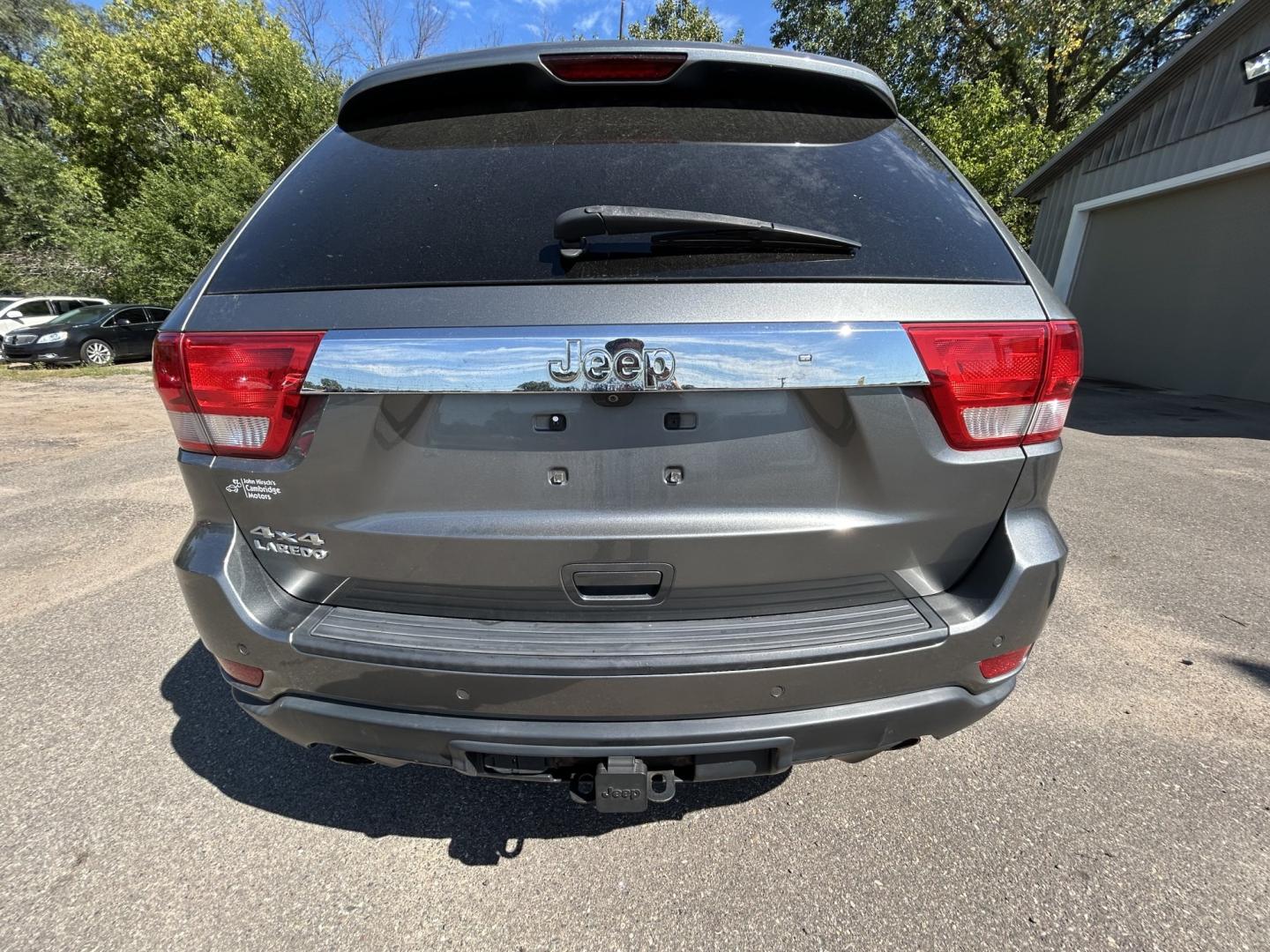 2012 Jeep Grand Cherokee Laredo 4WD (1C4RJFAT8CC) with an 5.7L V8 OHV 16V engine, 5-Speed Automatic transmission, located at 17255 hwy 65 NE, Ham Lake, MN, 55304, 0.000000, 0.000000- Photo#5