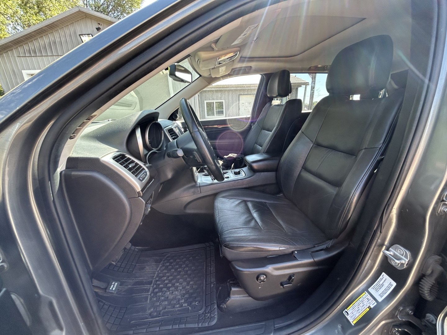 2012 Jeep Grand Cherokee Laredo 4WD (1C4RJFAT8CC) with an 5.7L V8 OHV 16V engine, 5-Speed Automatic transmission, located at 17255 hwy 65 NE, Ham Lake, MN, 55304, 0.000000, 0.000000- Photo#9