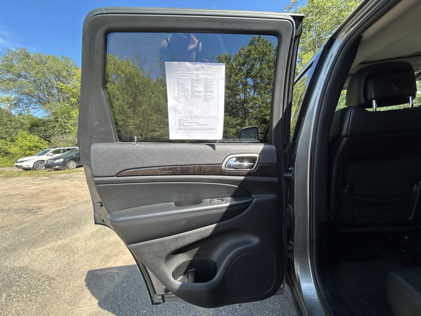 2012 Jeep Grand Cherokee Laredo 4WD (1C4RJFAT8CC) with an 5.7L V8 OHV 16V engine, 5-Speed Automatic transmission, located at 17255 hwy 65 NE, Ham Lake, MN, 55304, 0.000000, 0.000000- Photo#10