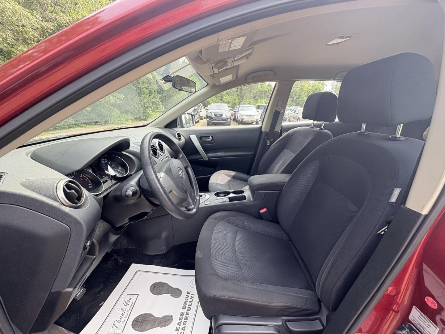 2014 Nissan Rogue S AWD (JN8AS5MV7EW) with an 2.5L L4 DOHC 16V engine, Continuously Variable Transmission transmission, located at 17255 hwy 65 NE, Ham Lake, MN, 55304, 0.000000, 0.000000 - Photo#9