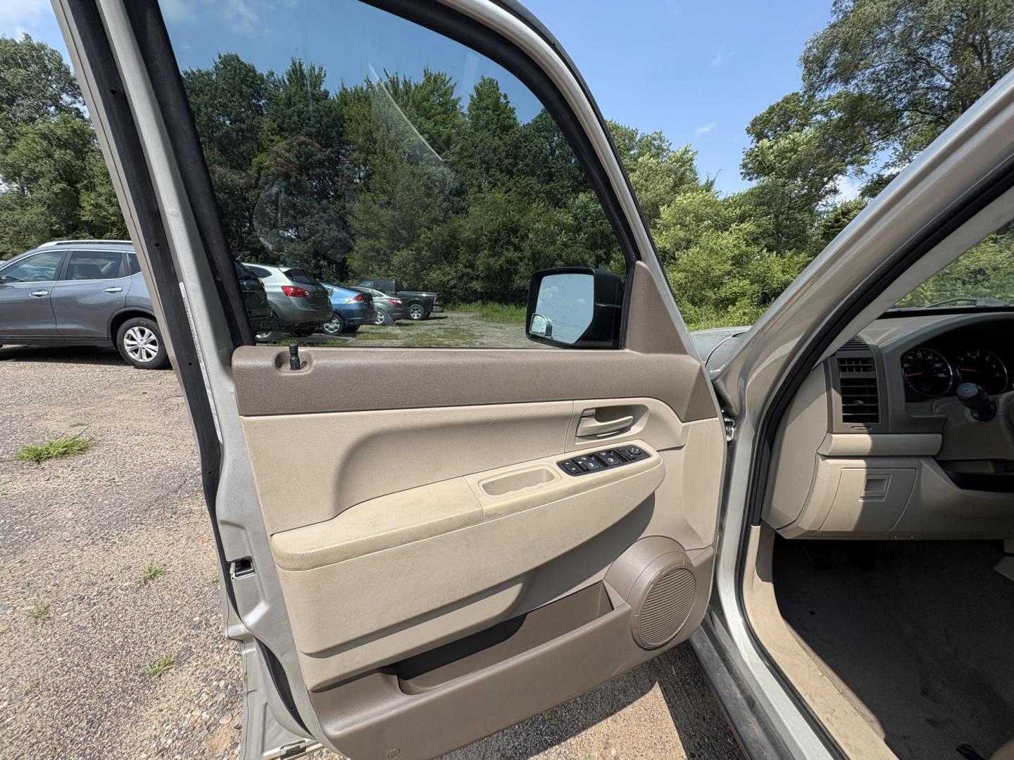 2008 Jeep Liberty Sport 4WD (1J8GN28K38W) with an 3.7L V6 SOHC 12V engine, located at 17255 hwy 65 NE, Ham Lake, MN, 55304, 0.000000, 0.000000 - Photo#8