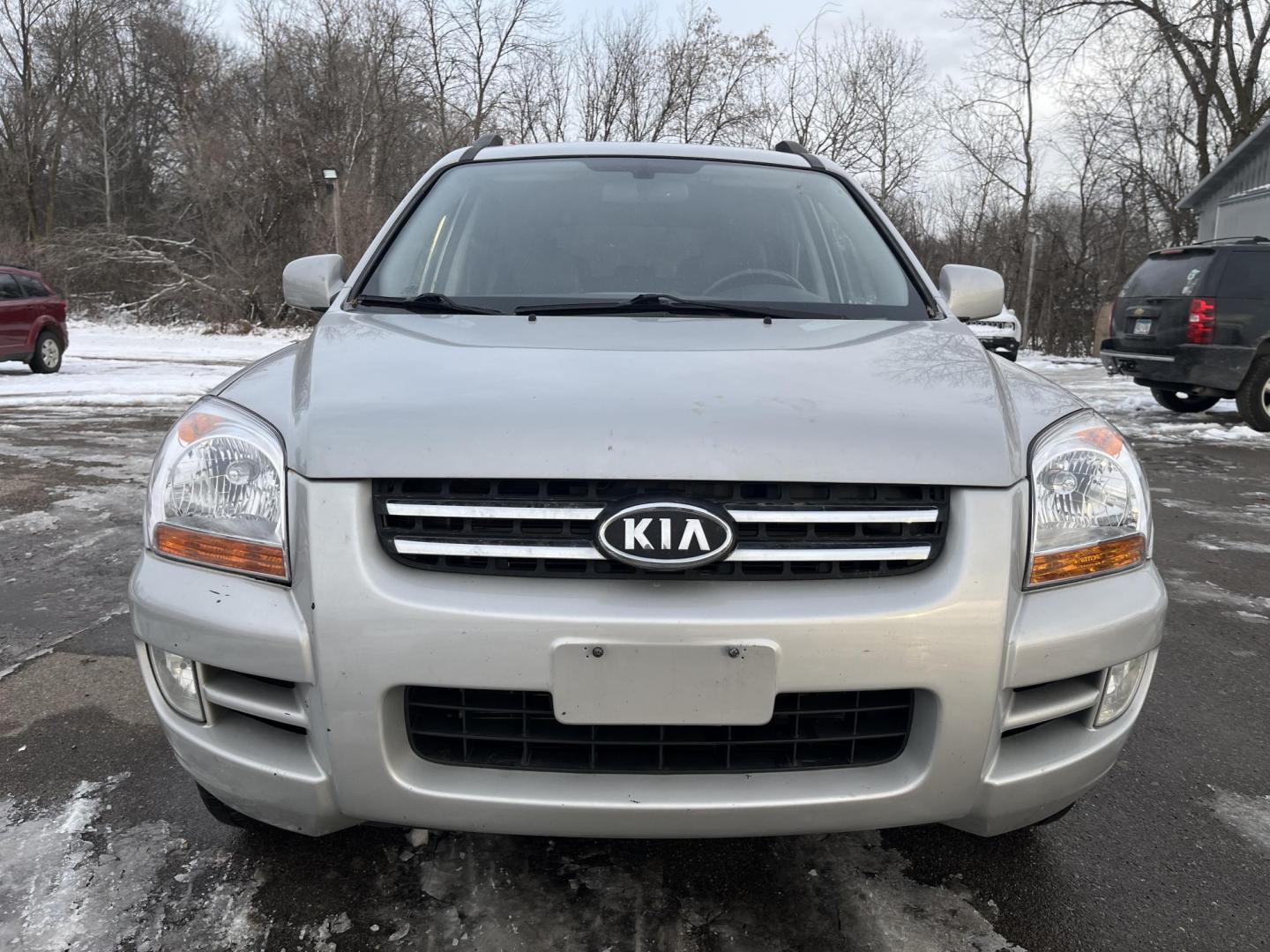 2008 Kia Sportage EX V6 4WD (KNDJE723687) with an 2.7L V6 DOHC 24V engine, 4-Speed Automatic Overdrive transmission, located at 17255 hwy 65 NE, Ham Lake, MN, 55304, 0.000000, 0.000000 - Photo#7