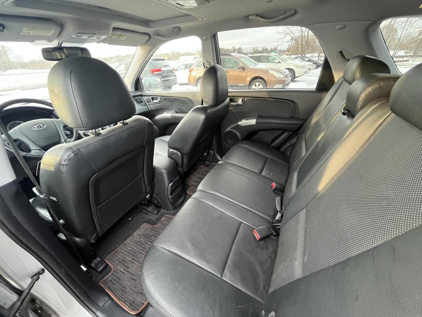 2008 Kia Sportage EX V6 4WD (KNDJE723687) with an 2.7L V6 DOHC 24V engine, 4-Speed Automatic Overdrive transmission, located at 17255 hwy 65 NE, Ham Lake, MN, 55304, 0.000000, 0.000000 - Photo#11