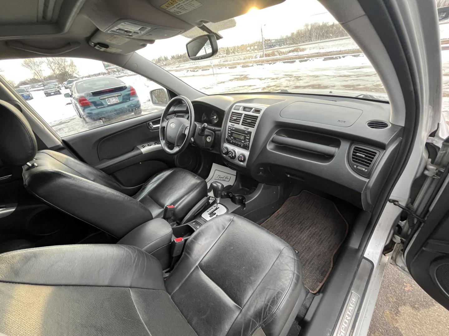 2008 Kia Sportage EX V6 4WD (KNDJE723687) with an 2.7L V6 DOHC 24V engine, 4-Speed Automatic Overdrive transmission, located at 17255 hwy 65 NE, Ham Lake, MN, 55304, 0.000000, 0.000000 - Photo#13