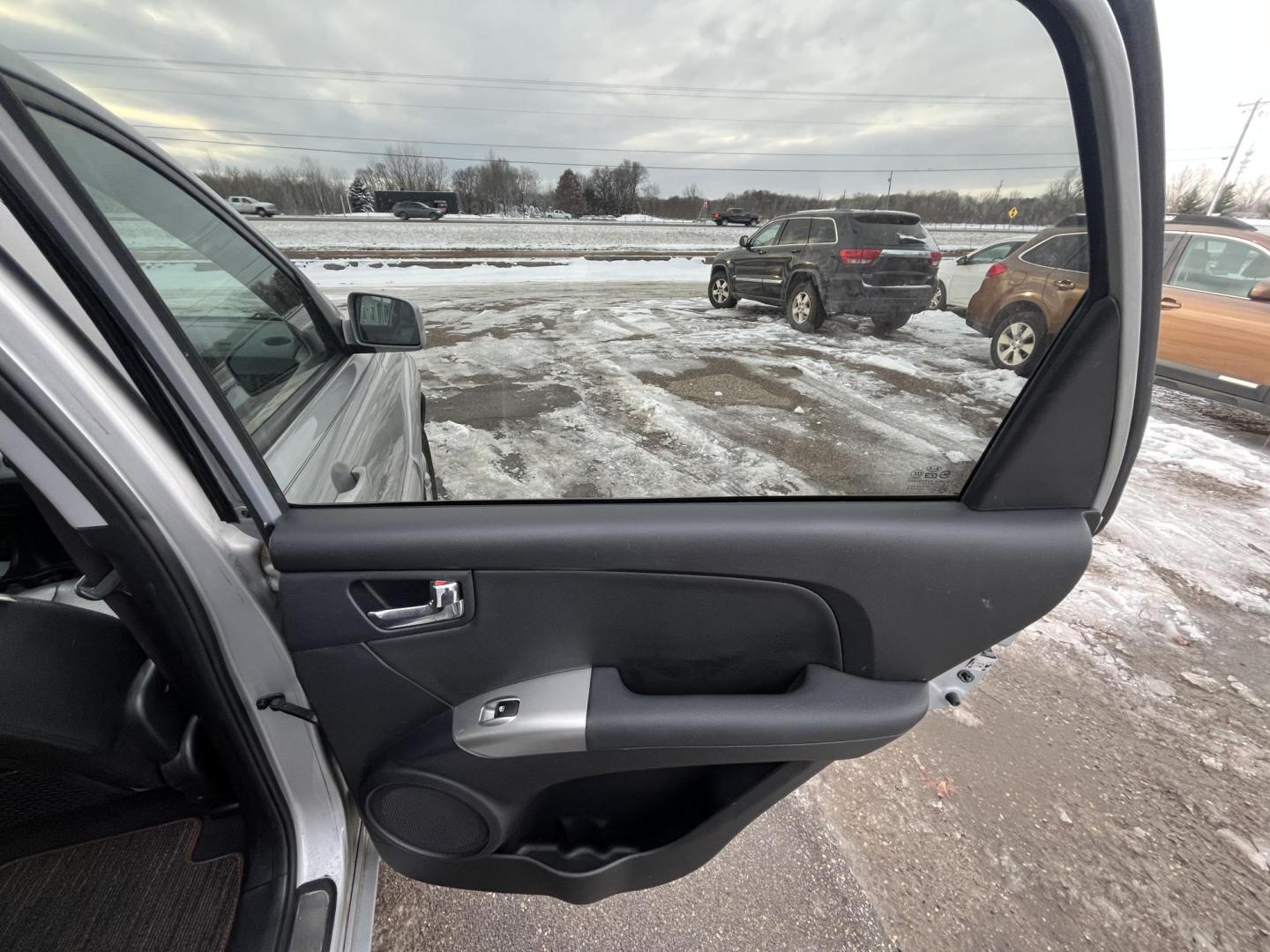 2008 Kia Sportage EX V6 4WD (KNDJE723687) with an 2.7L V6 DOHC 24V engine, 4-Speed Automatic Overdrive transmission, located at 17255 hwy 65 NE, Ham Lake, MN, 55304, 0.000000, 0.000000 - Photo#14