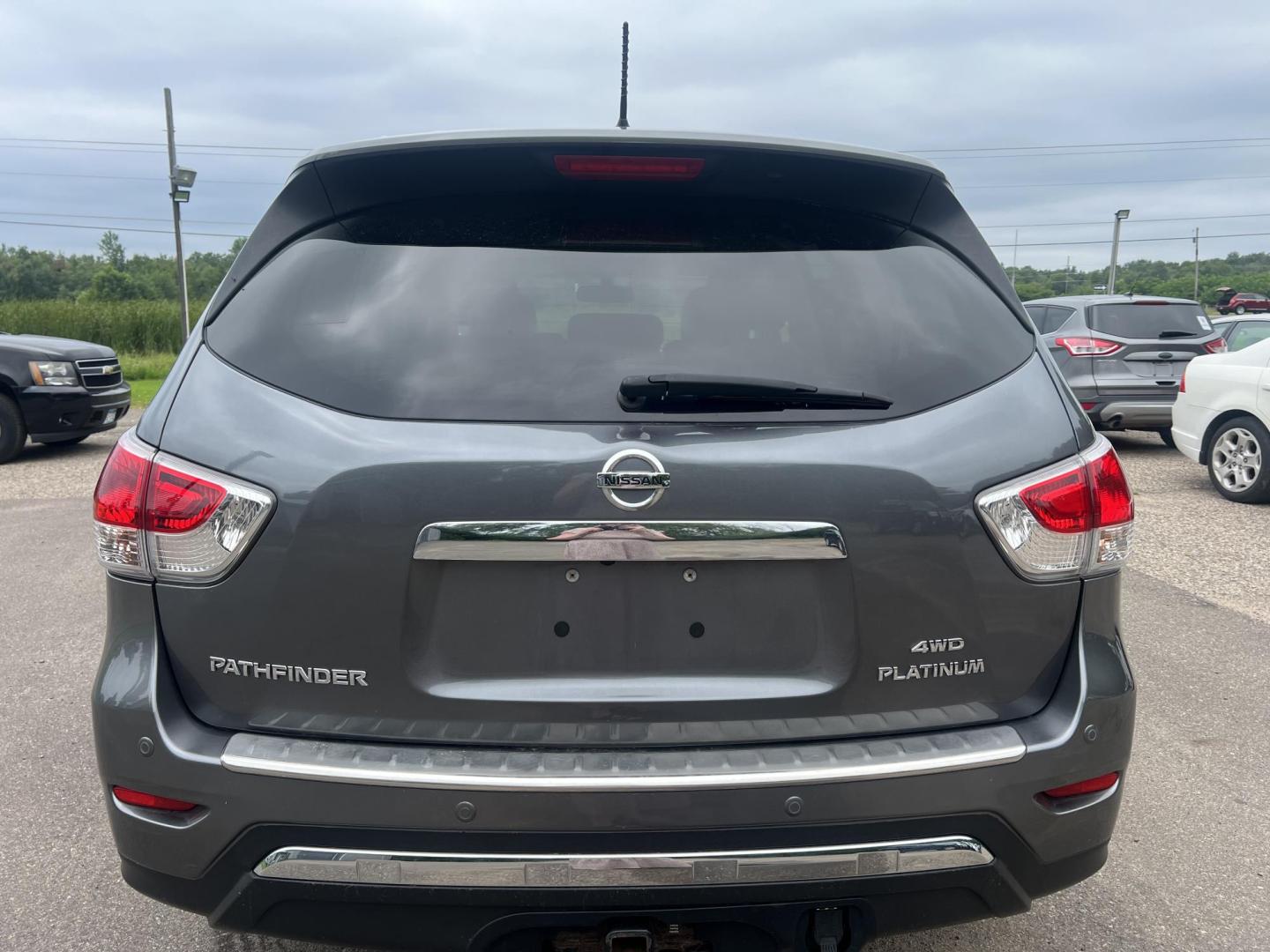 2015 Nissan Pathfinder SL 4WD (5N1AR2MM9FC) with an 3.5L V6 DOHC 24V engine, Continuously Variable Transmission transmission, located at 17255 hwy 65 NE, Ham Lake, MN, 55304, 0.000000, 0.000000 - Photo#3