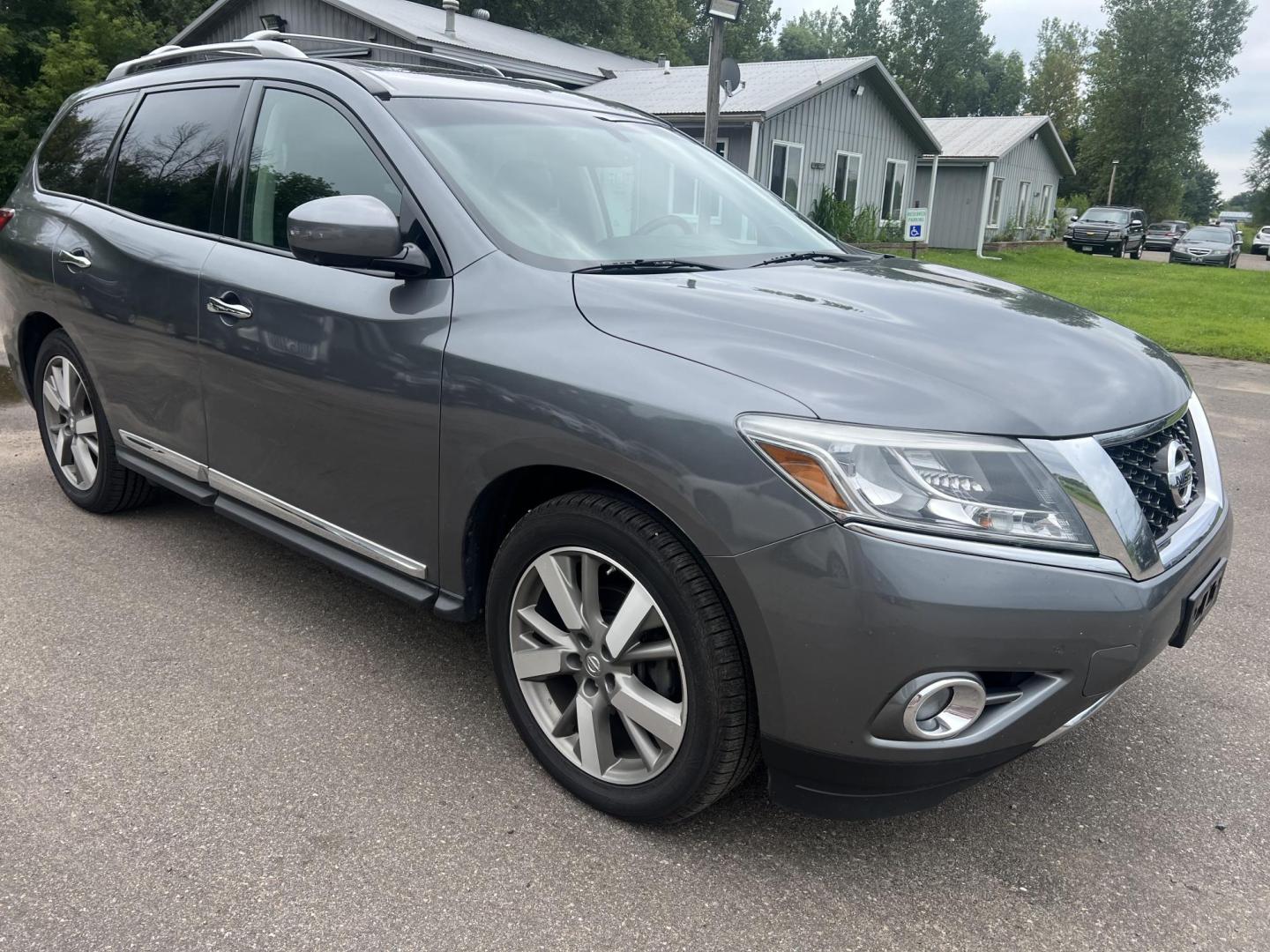 2015 Nissan Pathfinder SL 4WD (5N1AR2MM9FC) with an 3.5L V6 DOHC 24V engine, Continuously Variable Transmission transmission, located at 17255 hwy 65 NE, Ham Lake, MN, 55304, 0.000000, 0.000000 - Photo#6