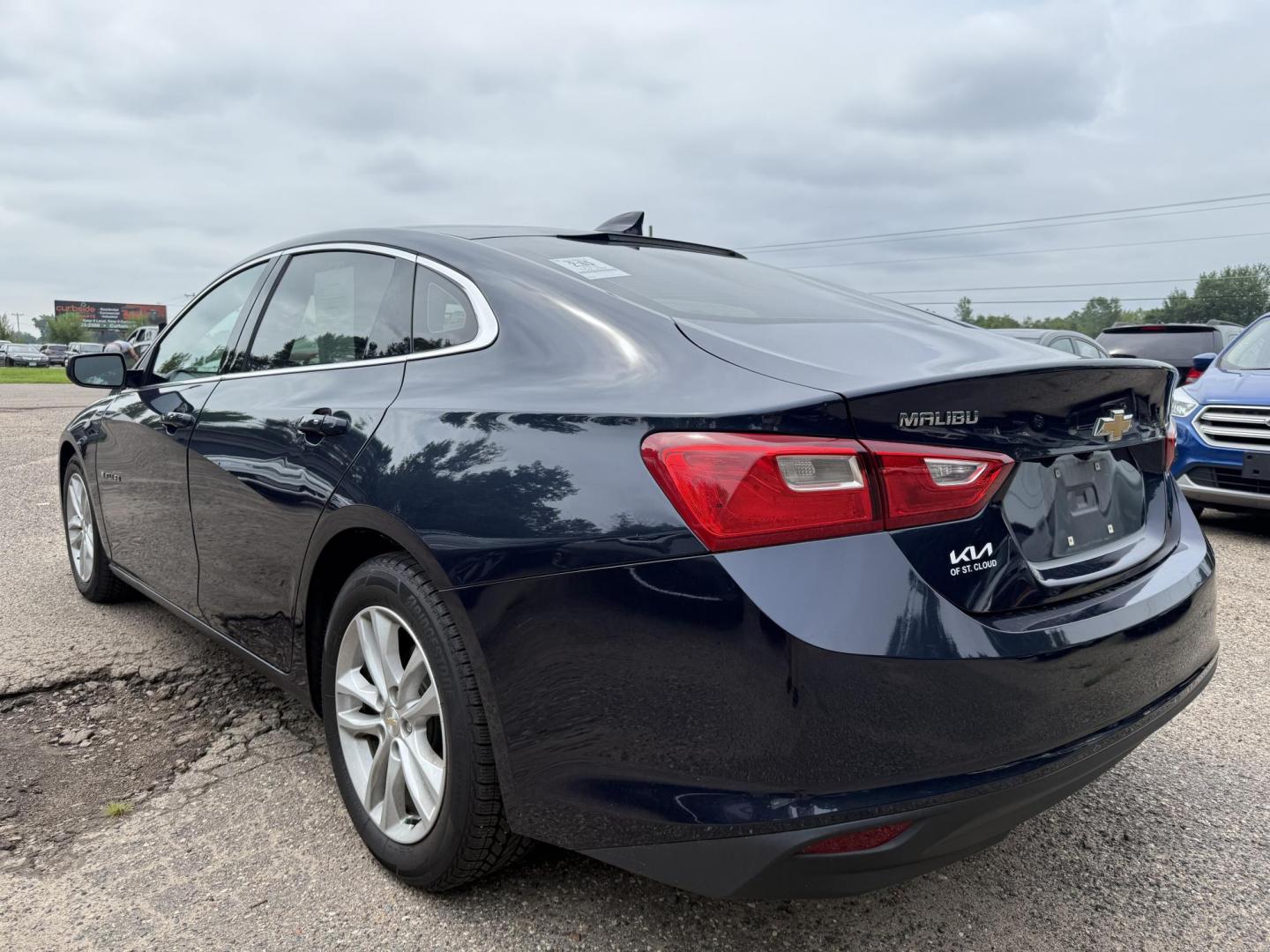 2016 Chevrolet Malibu 1LT (1G1ZE5ST5GF) with an 1.5L L4 DOHC 16V engine, 6A transmission, located at 17255 hwy 65 NE, Ham Lake, MN, 55304, 0.000000, 0.000000 - Photo#2