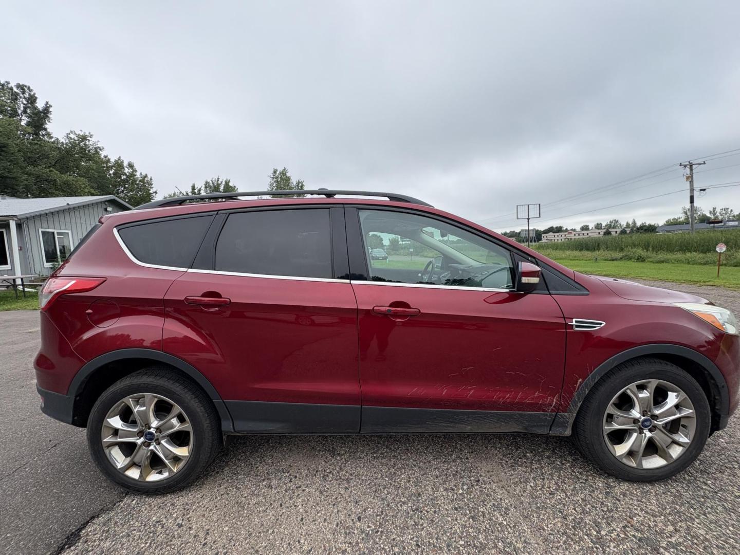 2013 Ford Escape SEL 4WD (1FMCU9H92DU) with an 2.0L L4 DOHC 16V engine, 6-Speed Automatic transmission, located at 17255 hwy 65 NE, Ham Lake, MN, 55304, 0.000000, 0.000000 - Photo#5