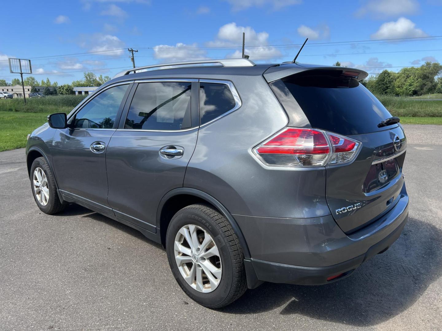 2016 Nissan Rogue S AWD (5N1AT2MV0GC) with an 2.5L L4 DOHC 16V engine, CVT transmission, located at 17255 hwy 65 NE, Ham Lake, MN, 55304, 0.000000, 0.000000 - Photo#6