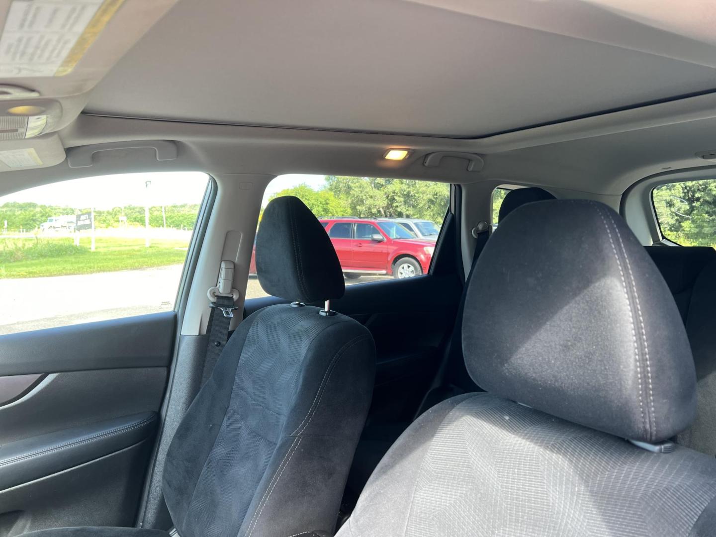 2016 Nissan Rogue S AWD (5N1AT2MV0GC) with an 2.5L L4 DOHC 16V engine, CVT transmission, located at 17255 hwy 65 NE, Ham Lake, MN, 55304, 0.000000, 0.000000 - Photo#10