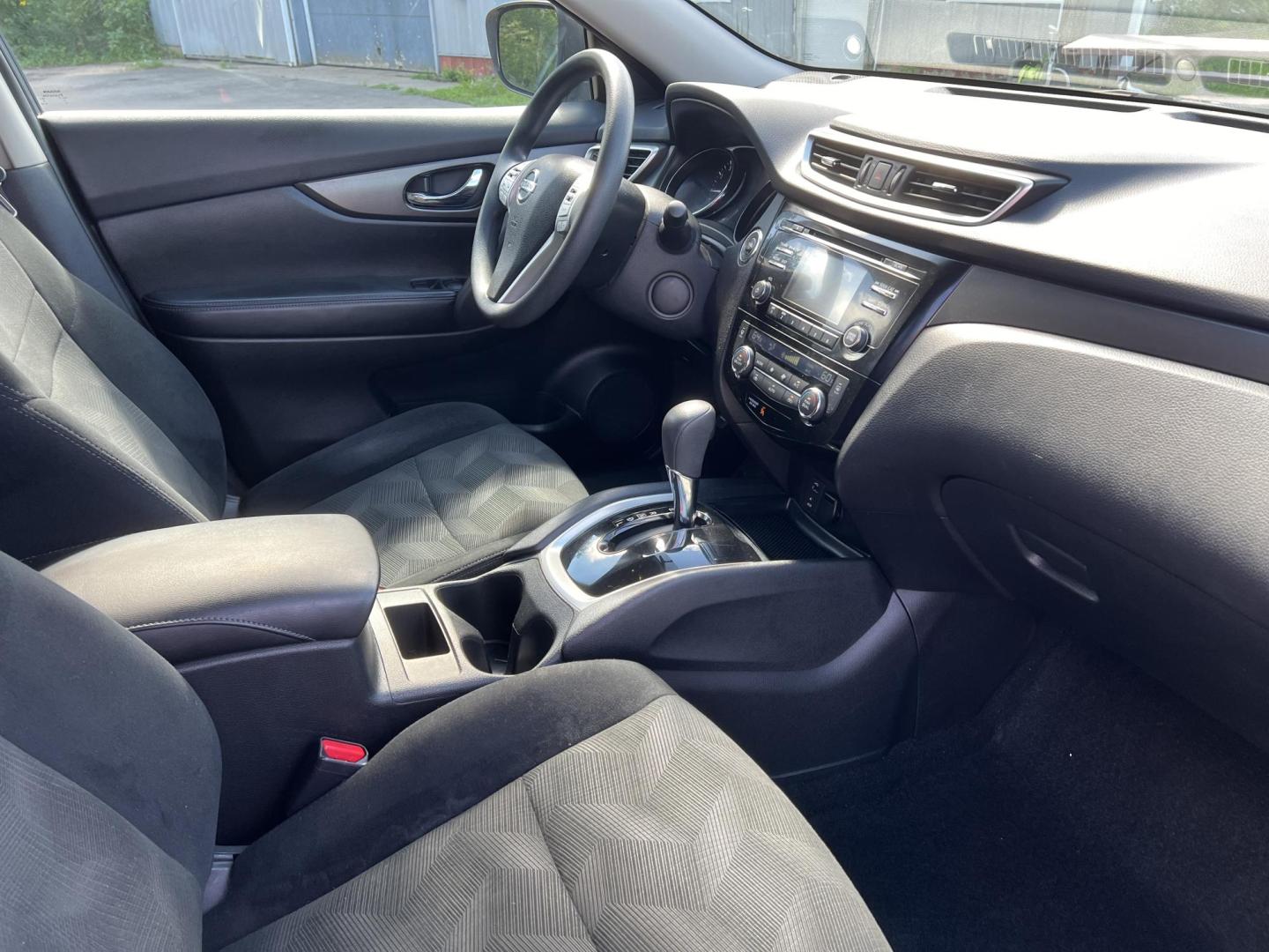 2016 Nissan Rogue S AWD (5N1AT2MV0GC) with an 2.5L L4 DOHC 16V engine, CVT transmission, located at 17255 hwy 65 NE, Ham Lake, MN, 55304, 0.000000, 0.000000 - Photo#15