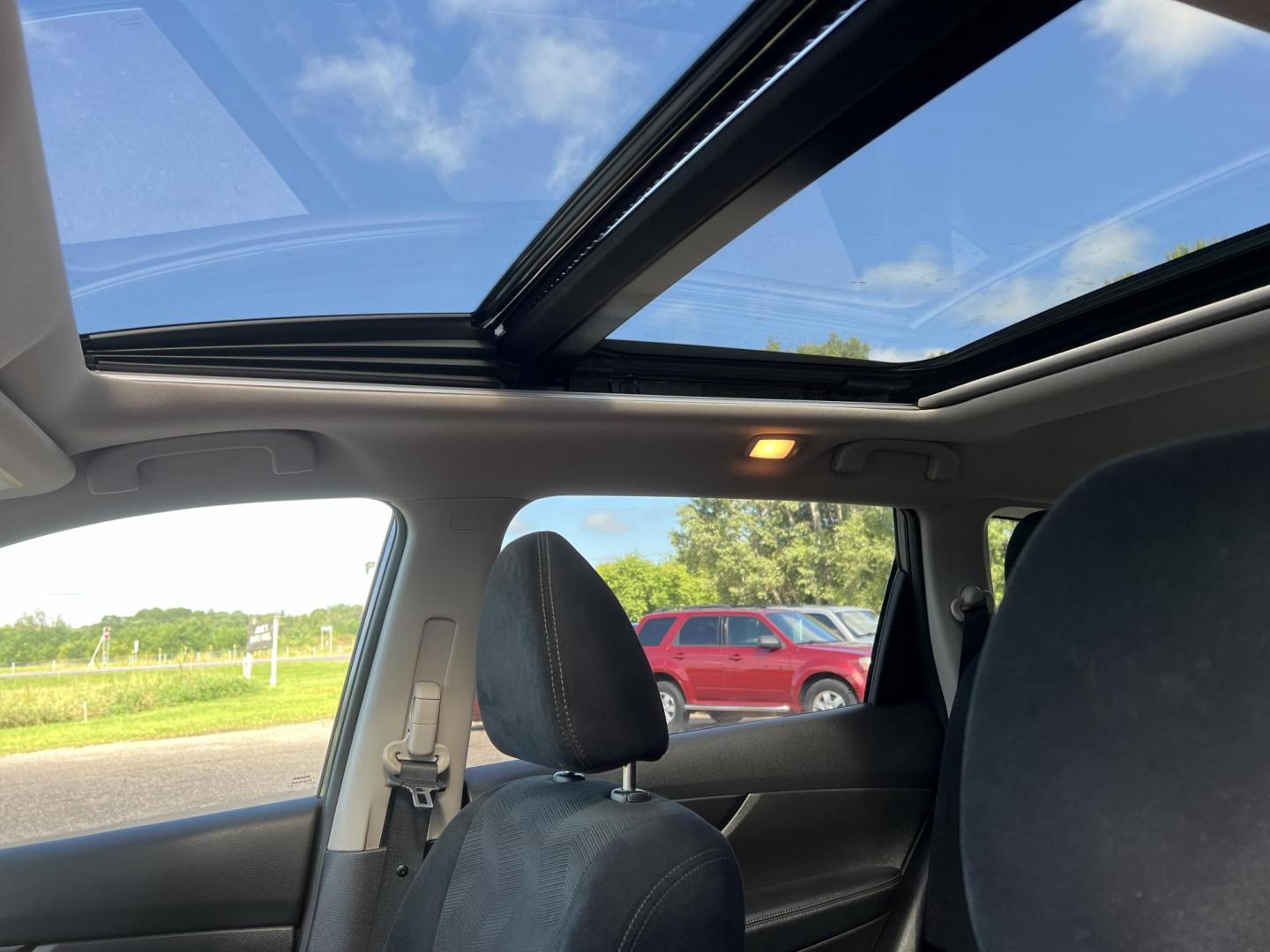 2016 Nissan Rogue S AWD (5N1AT2MV0GC) with an 2.5L L4 DOHC 16V engine, CVT transmission, located at 17255 hwy 65 NE, Ham Lake, MN, 55304, 0.000000, 0.000000 - Photo#20