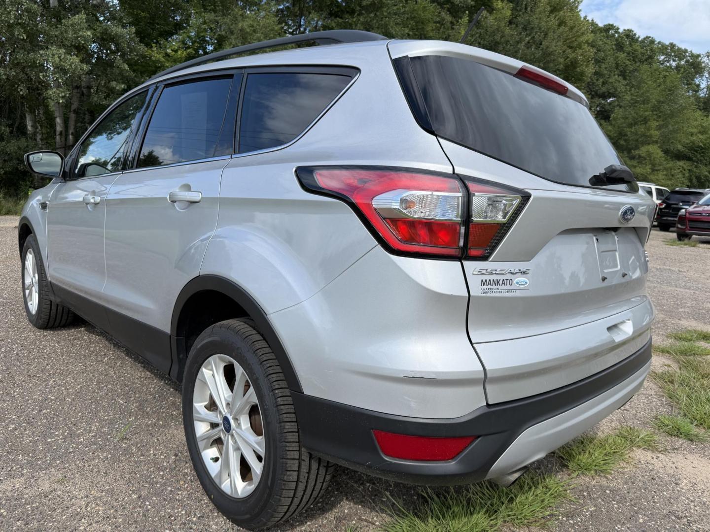 2018 Ford Escape SE 4WD (1FMCU9GD4JU) with an 1.5L L4 DOHC 16V engine, 6A transmission, located at 17255 hwy 65 NE, Ham Lake, MN, 55304, 0.000000, 0.000000 - Photo#2