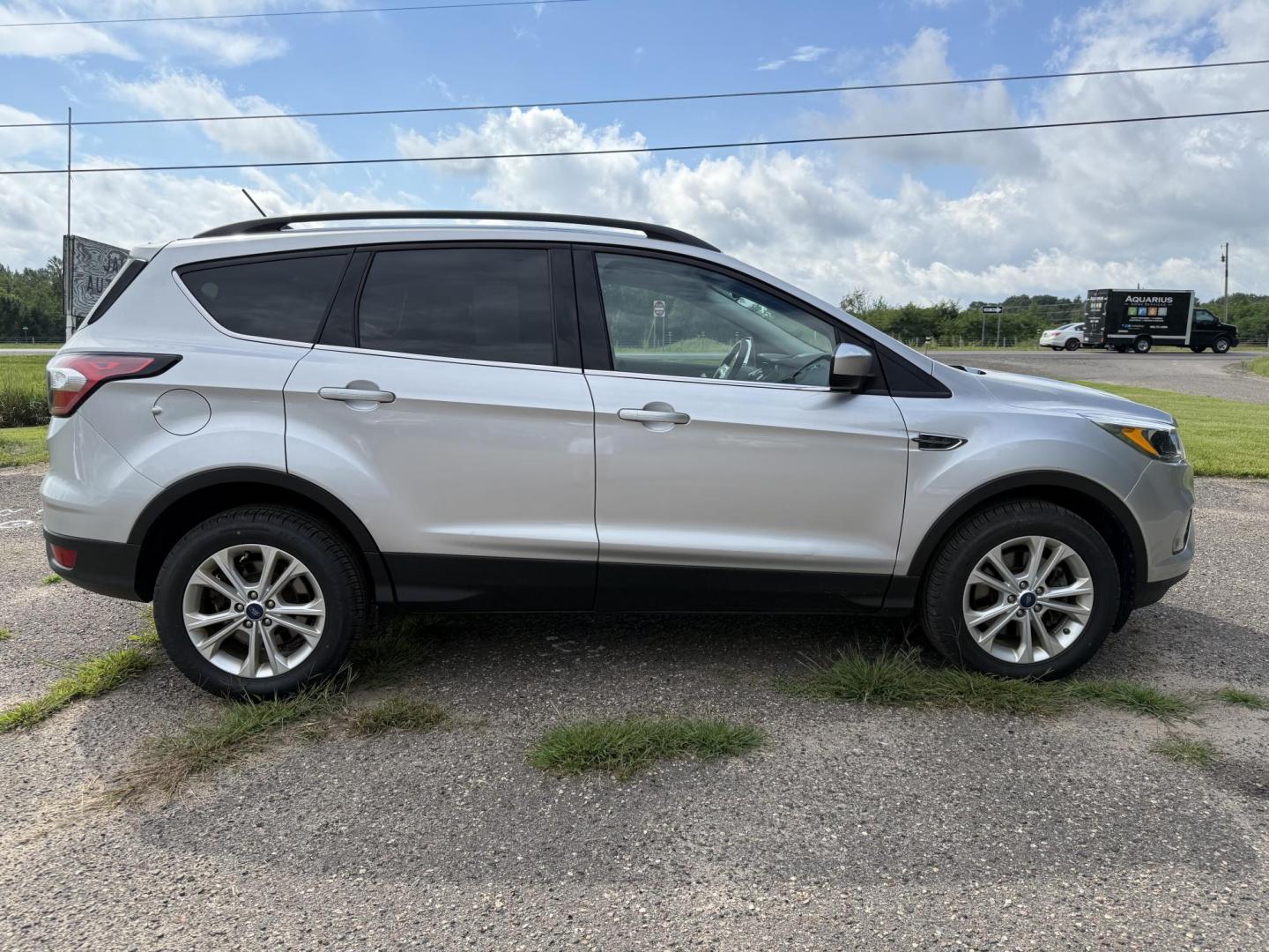 2018 Ford Escape SE 4WD (1FMCU9GD4JU) with an 1.5L L4 DOHC 16V engine, 6A transmission, located at 17255 hwy 65 NE, Ham Lake, MN, 55304, 0.000000, 0.000000 - Photo#5