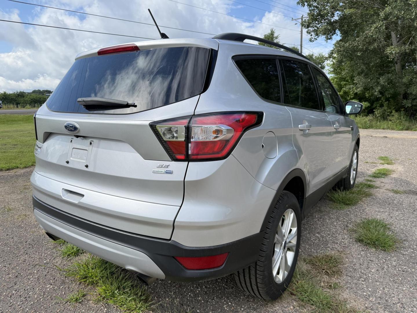 2018 Ford Escape SE 4WD (1FMCU9GD4JU) with an 1.5L L4 DOHC 16V engine, 6A transmission, located at 17255 hwy 65 NE, Ham Lake, MN, 55304, 0.000000, 0.000000 - Photo#4