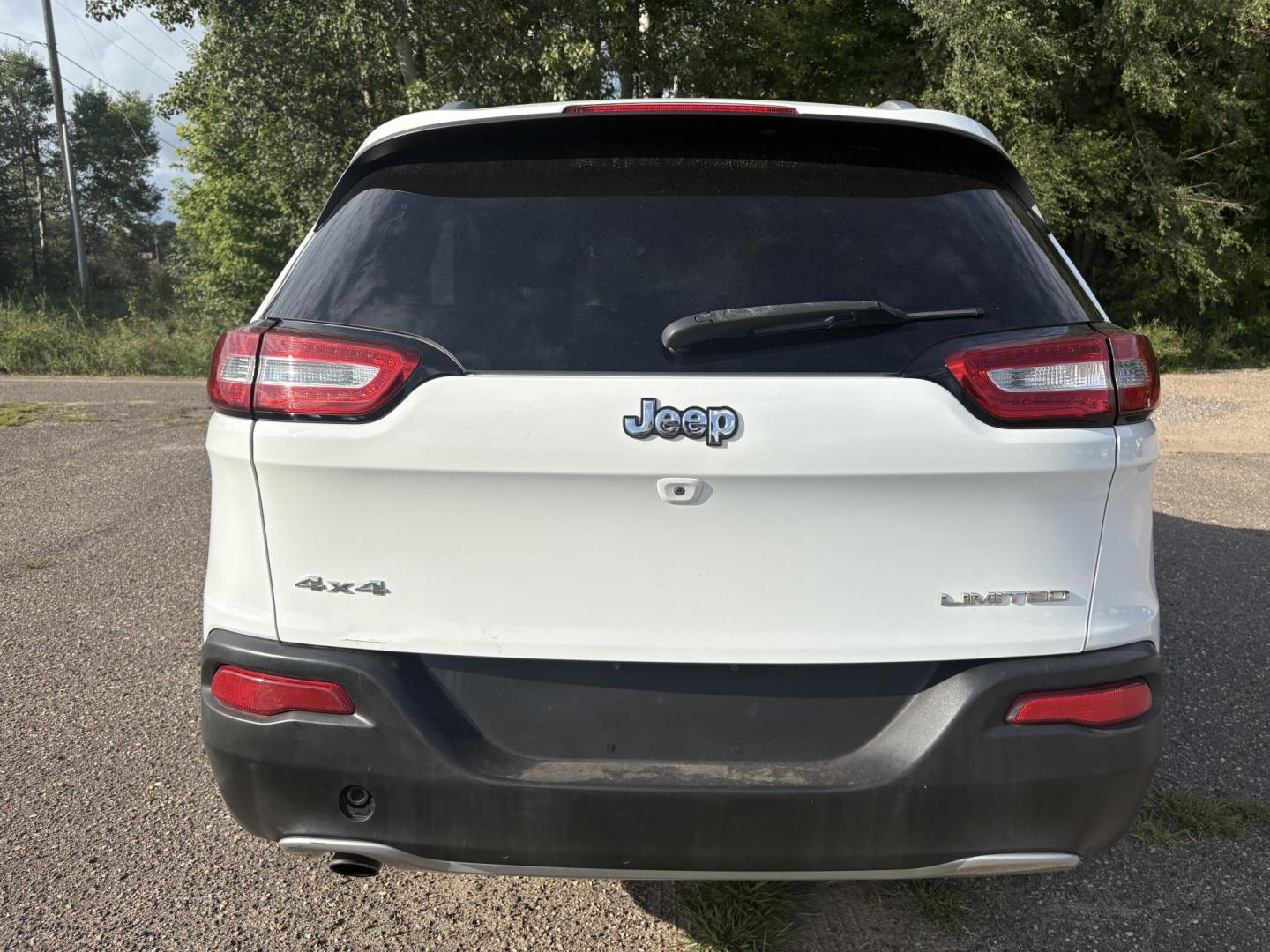 2016 Jeep Cherokee Limited 4WD (1C4PJMDB3GW) with an 2.4L L4 DOHC 16V engine, 9A transmission, located at 17255 hwy 65 NE, Ham Lake, MN, 55304, 0.000000, 0.000000 - Photo#3
