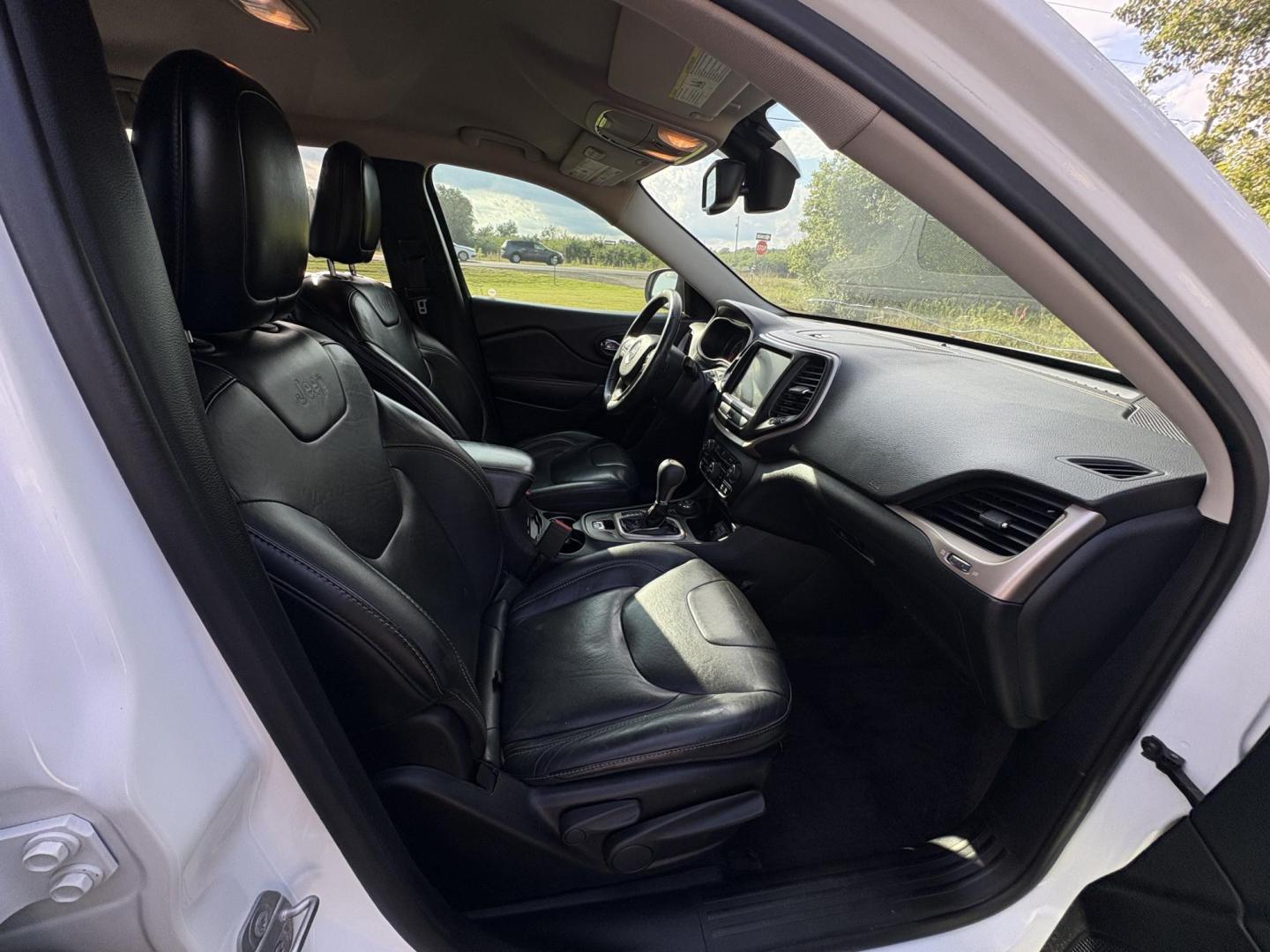 2016 Jeep Cherokee Limited 4WD (1C4PJMDB3GW) with an 2.4L L4 DOHC 16V engine, 9A transmission, located at 17255 hwy 65 NE, Ham Lake, MN, 55304, 0.000000, 0.000000 - Photo#15