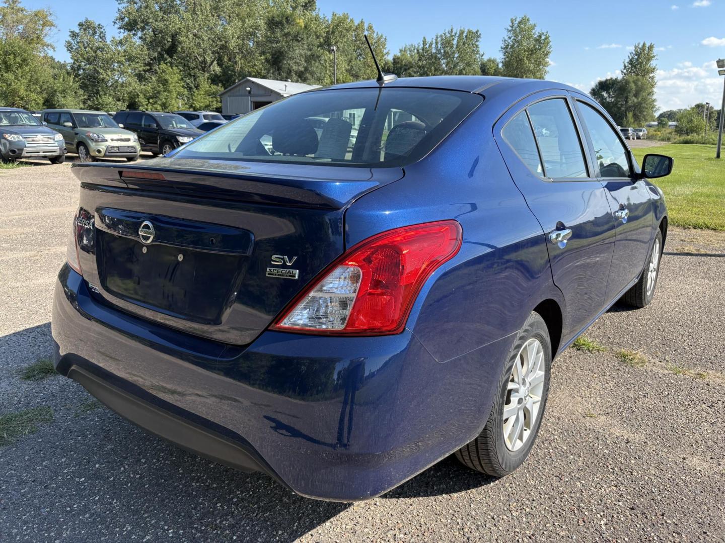2018 Nissan Versa 1.6 SL Sedan (3N1CN7APXJL) with an 1.6L L4 DOHC 16V engine, CVT transmission, located at 17255 hwy 65 NE, Ham Lake, MN, 55304, 0.000000, 0.000000 - Photo#4