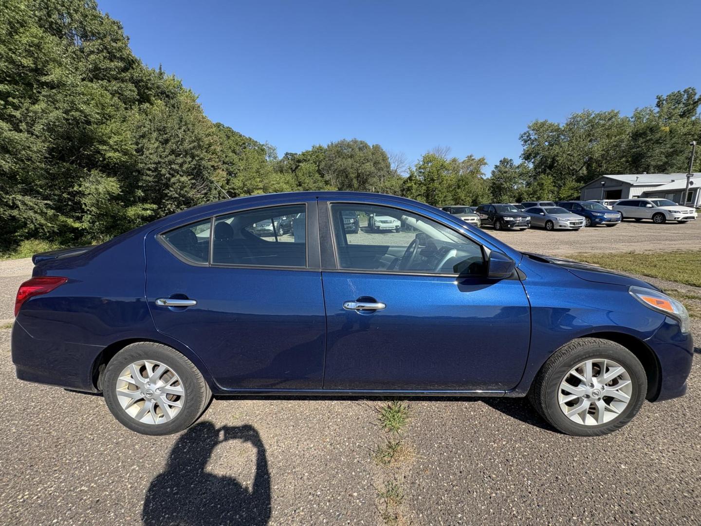 2018 Nissan Versa 1.6 SL Sedan (3N1CN7APXJL) with an 1.6L L4 DOHC 16V engine, CVT transmission, located at 17255 hwy 65 NE, Ham Lake, MN, 55304, 0.000000, 0.000000 - Photo#5