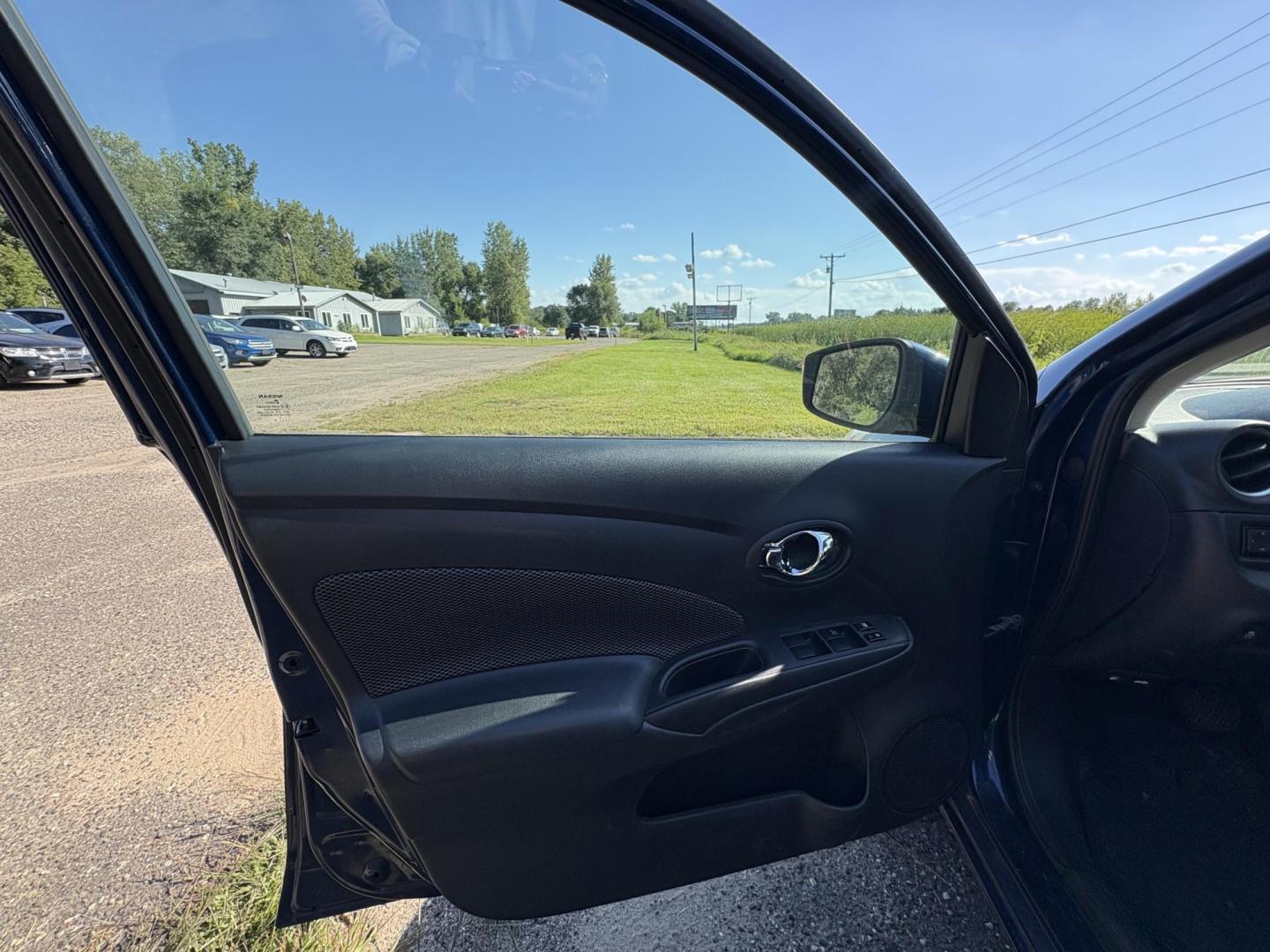 2018 Nissan Versa 1.6 SL Sedan (3N1CN7APXJL) with an 1.6L L4 DOHC 16V engine, CVT transmission, located at 17255 hwy 65 NE, Ham Lake, MN, 55304, 0.000000, 0.000000 - Photo#8