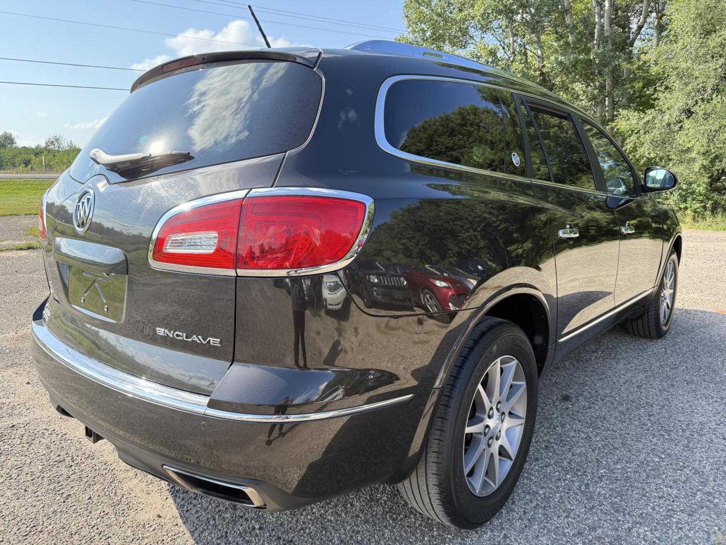 2014 Buick Enclave Leather FWD (5GAKRBKD4EJ) with an 3.6L V6 DOHC 24V engine, 6-Speed Automatic Overdrive transmission, located at 17255 hwy 65 NE, Ham Lake, MN, 55304, 0.000000, 0.000000 - Photo#4
