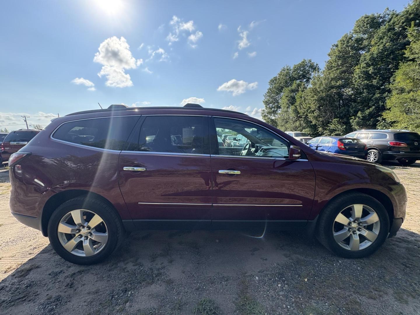 2015 Chevrolet Traverse LTZ AWD (1GNKVJKD9FJ) with an 3.6L V6 DOHC 24V engine, 6-Speed Automatic transmission, located at 17255 hwy 65 NE, Ham Lake, MN, 55304, 0.000000, 0.000000 - Photo#5