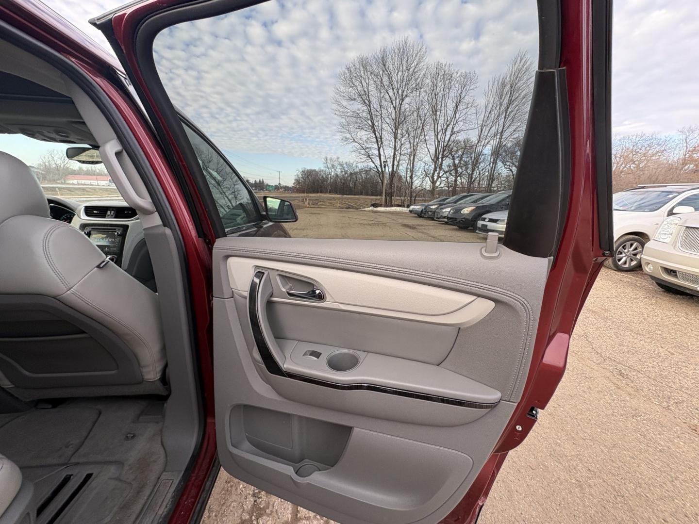 2015 Chevrolet Traverse LTZ AWD (1GNKVJKD9FJ) with an 3.6L V6 DOHC 24V engine, 6-Speed Automatic transmission, located at 17255 hwy 65 NE, Ham Lake, MN, 55304, 0.000000, 0.000000 - Photo#13