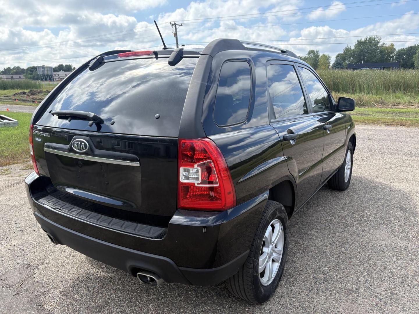 2010 Kia Sportage LX 2WD AT (KNDKG3A47A7) with an 2.0L L4 DOHC 16V engine, 4-Speed Automatic transmission, located at 17255 hwy 65 NE, Ham Lake, MN, 55304, 0.000000, 0.000000 - Photo#4