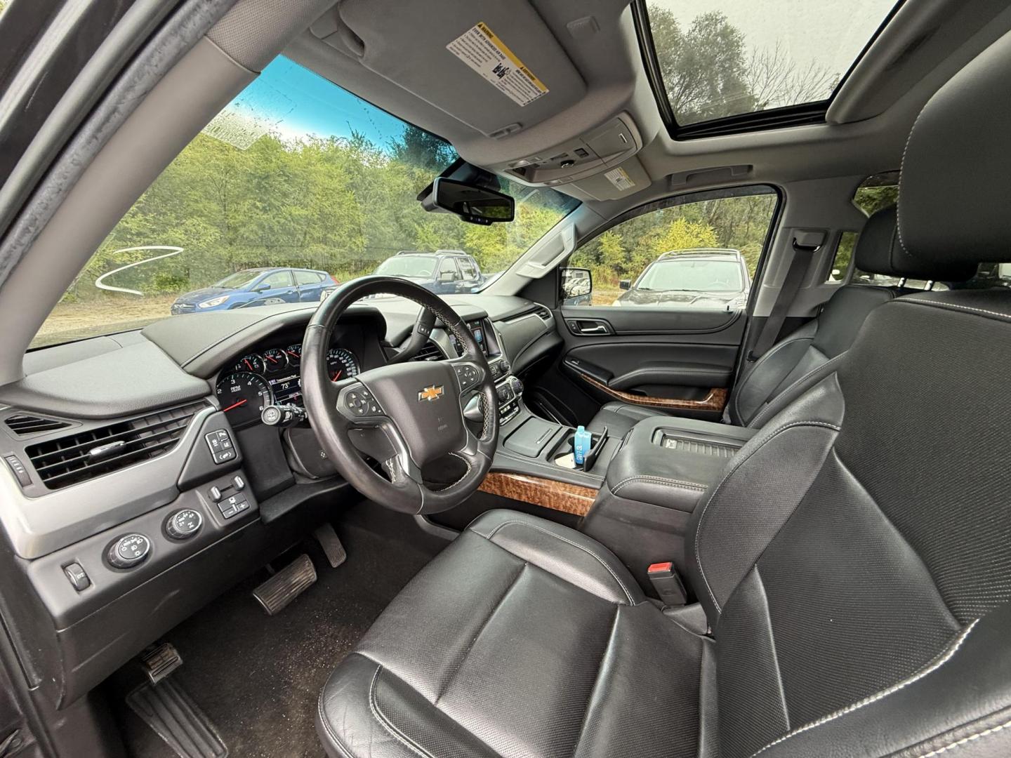 2015 Chevrolet Tahoe LTZ 4WD (1GNSKCKC4FR) with an 5.3L V8 OHV 16V engine, 6-Speed Automatic transmission, located at 17255 hwy 65 NE, Ham Lake, MN, 55304, 0.000000, 0.000000 - Photo#9